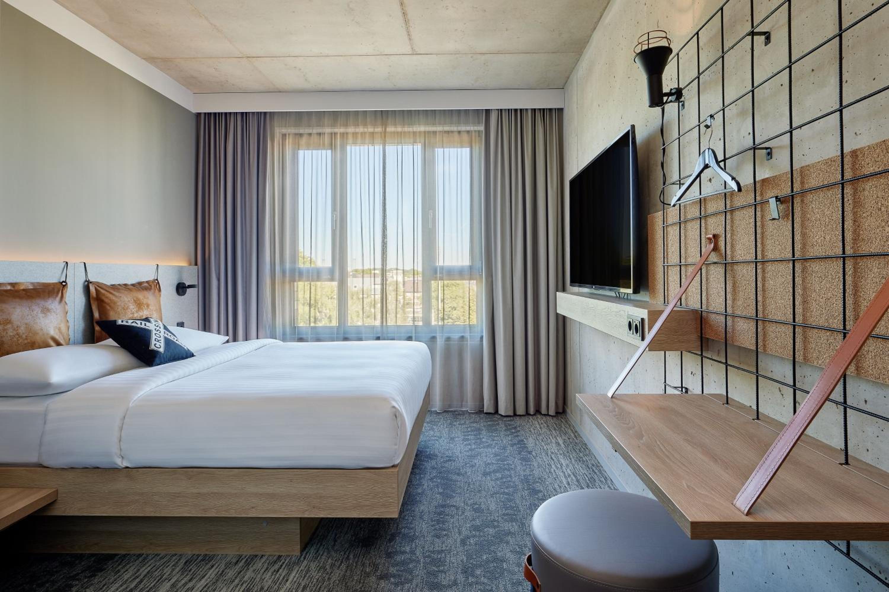 Standard Queen Room - Photo 2