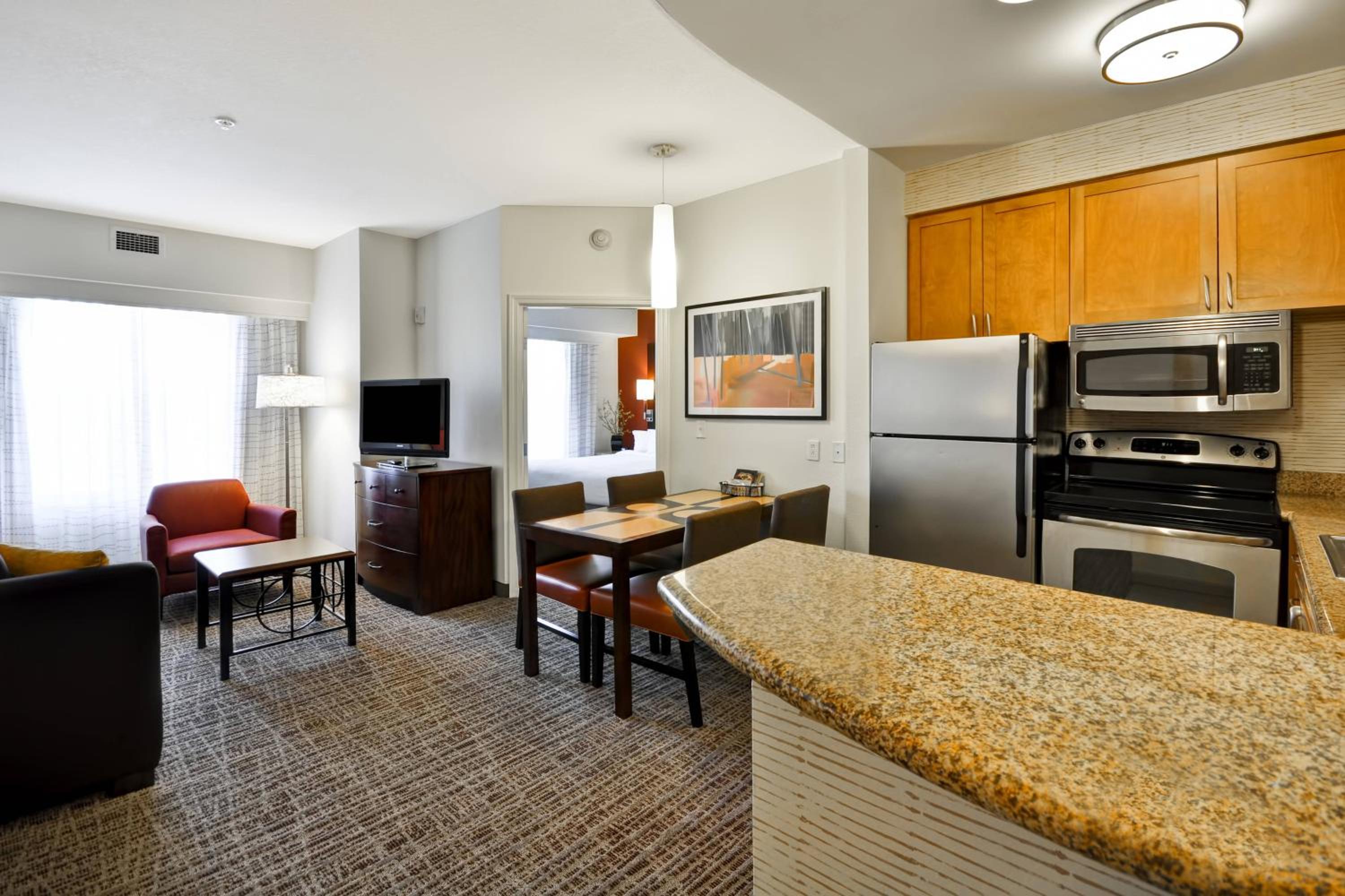 Two-Bedroom Suite - Photo 4