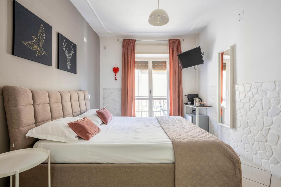 Deluxe Double Room - Photo 2