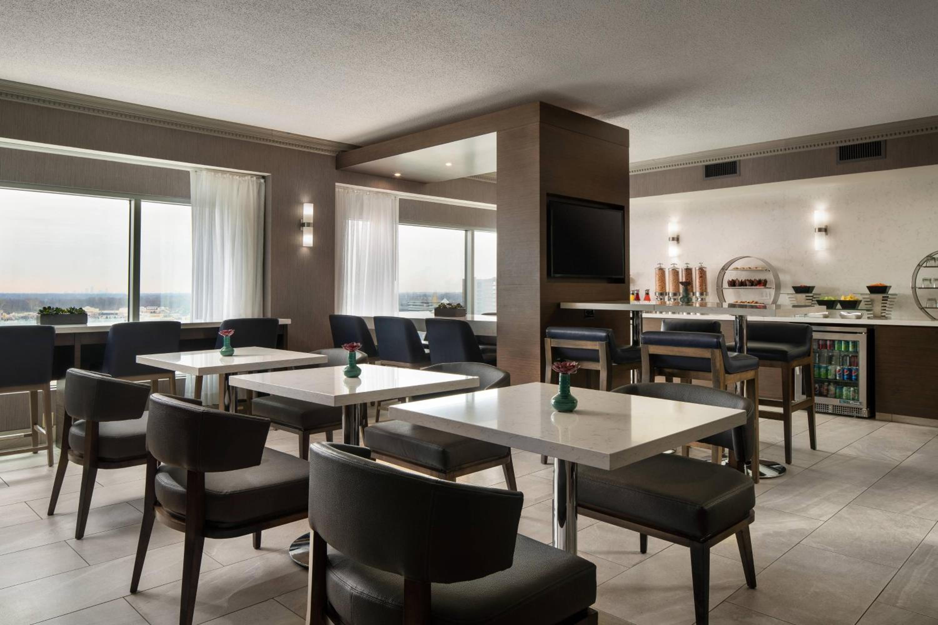 Standard Room - Concierge Level photo 3