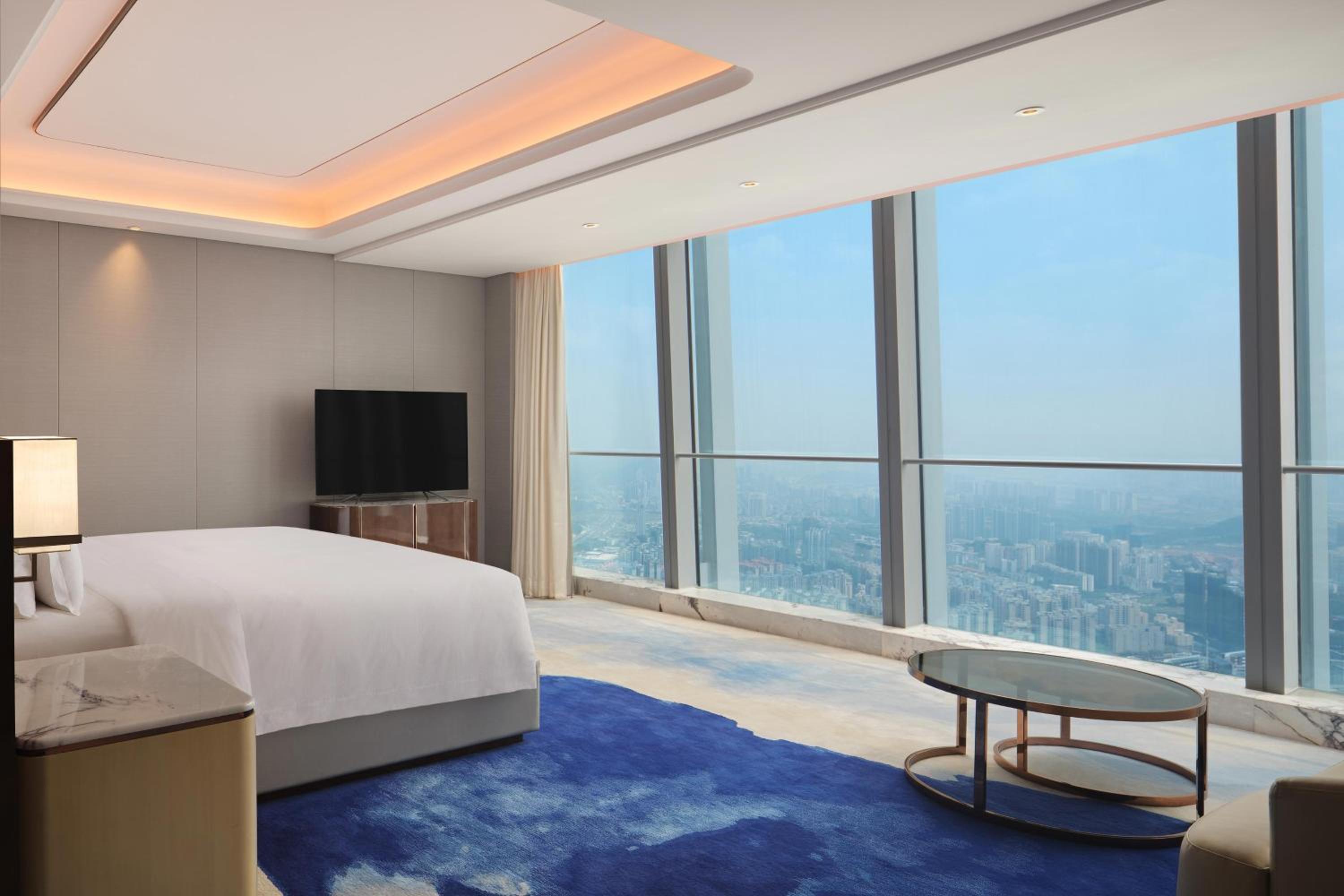 Superior Suite with Deluxe Benefit