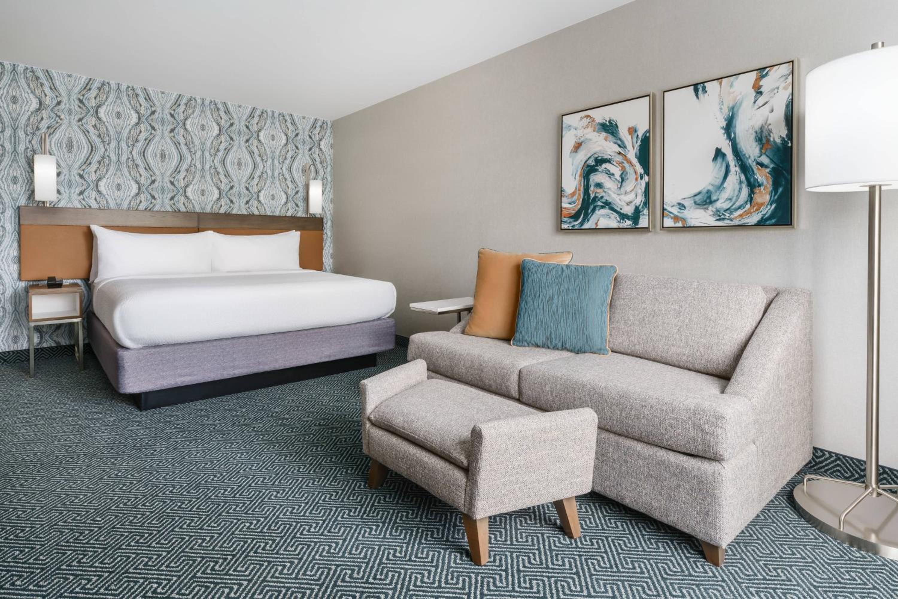 King Room with Sofa Bed at Courtyard by Marriott Orlando Downtown in Orlando