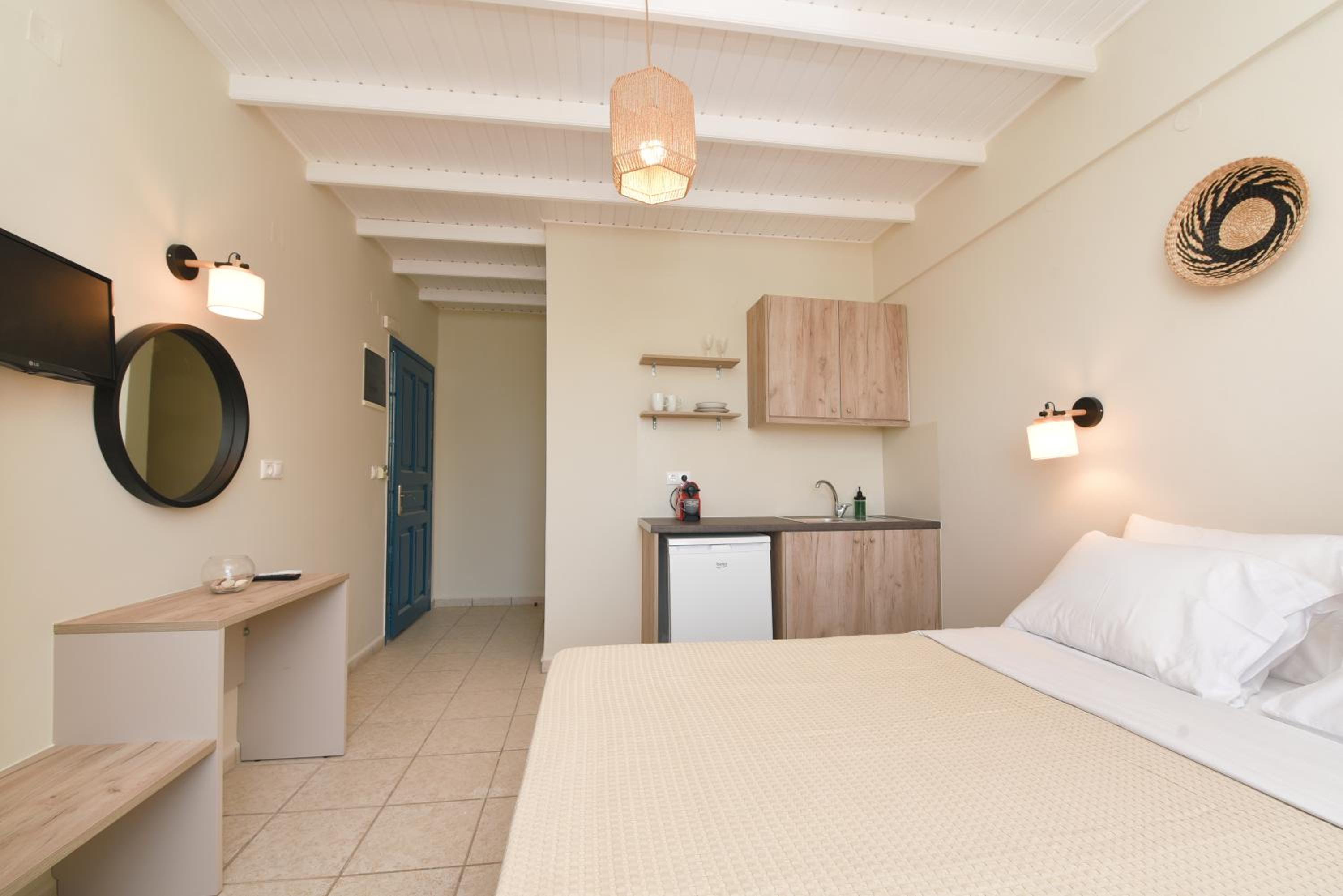 Double or Twin Room with Balcony photo 2