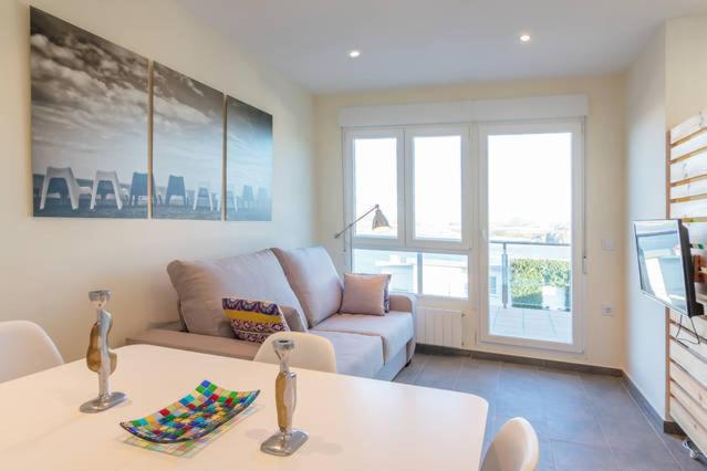 Apartamento de tres habitaciones con vista al mar