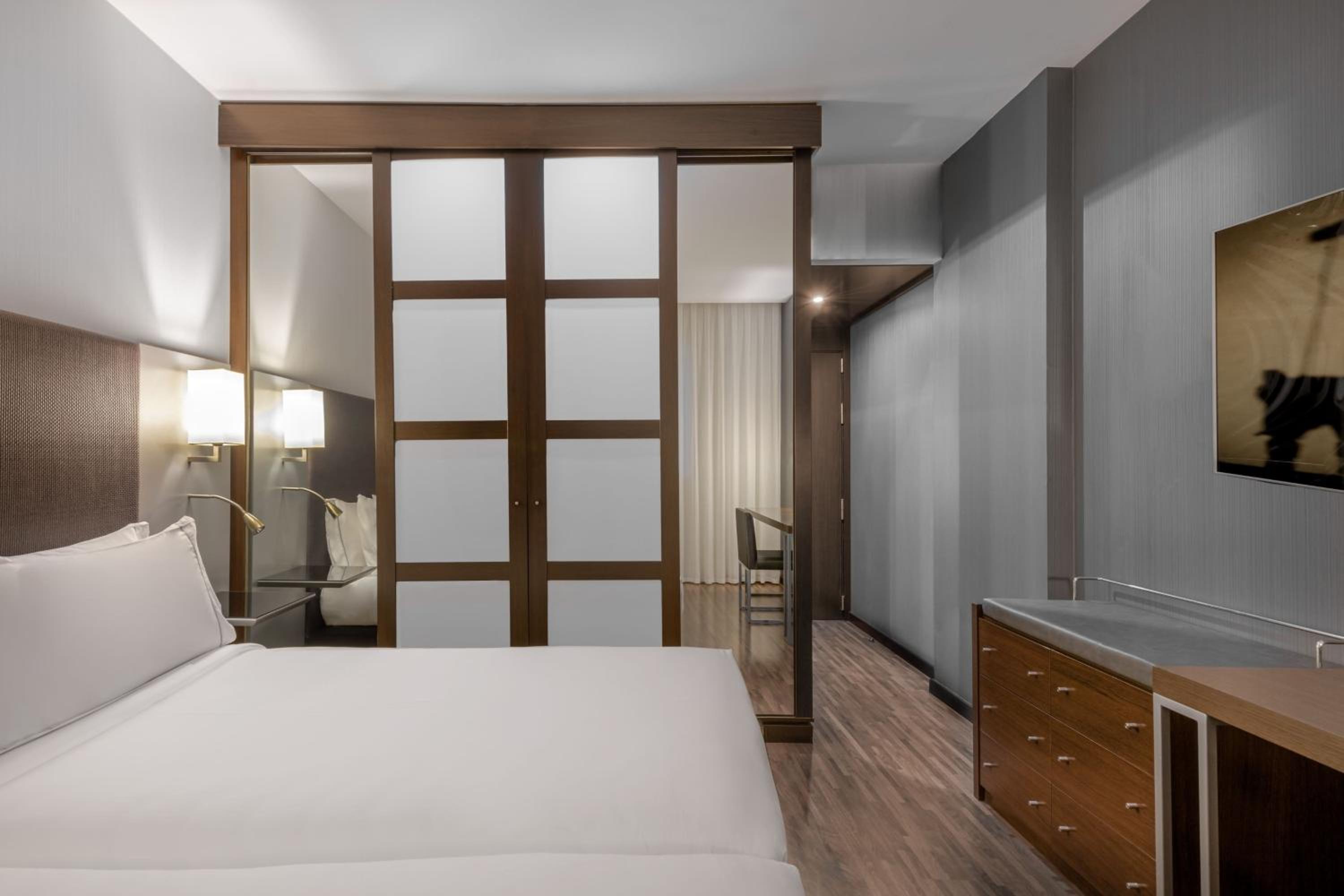 Standard Twin Room - Photo 1