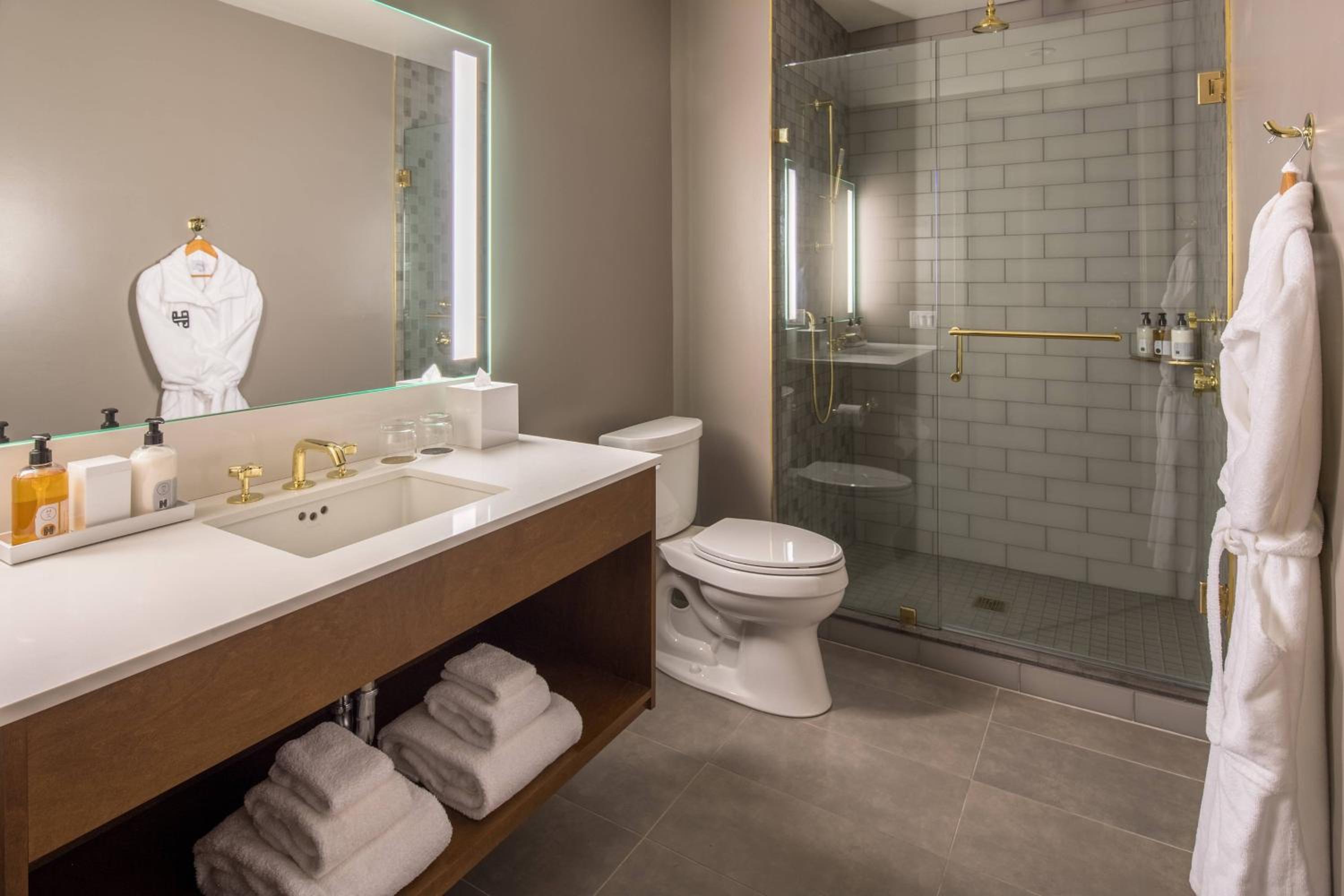 Deluxe Double Room with Two Double Beds - Photo 3