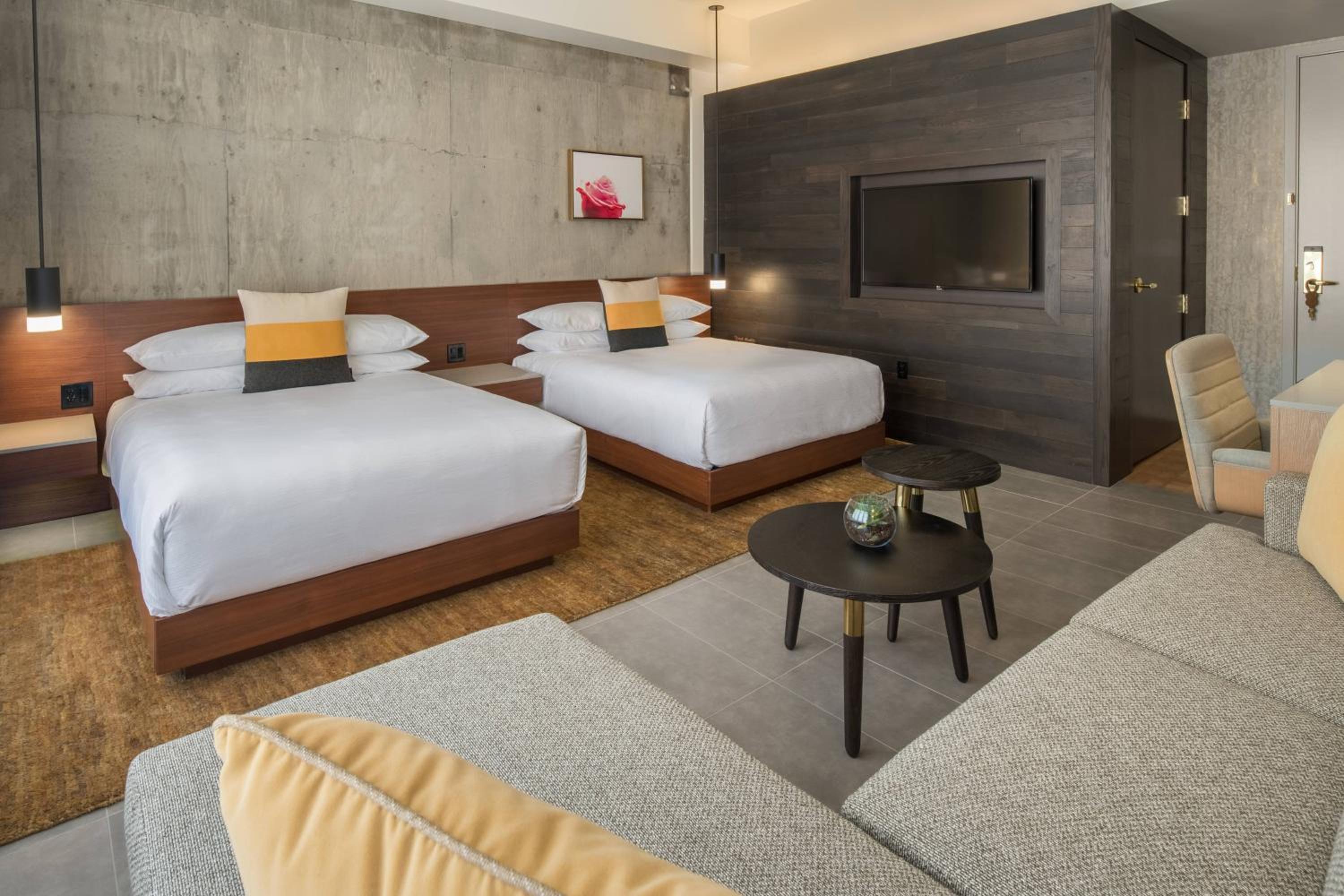 Deluxe Double Room with Two Double Beds - Photo 1