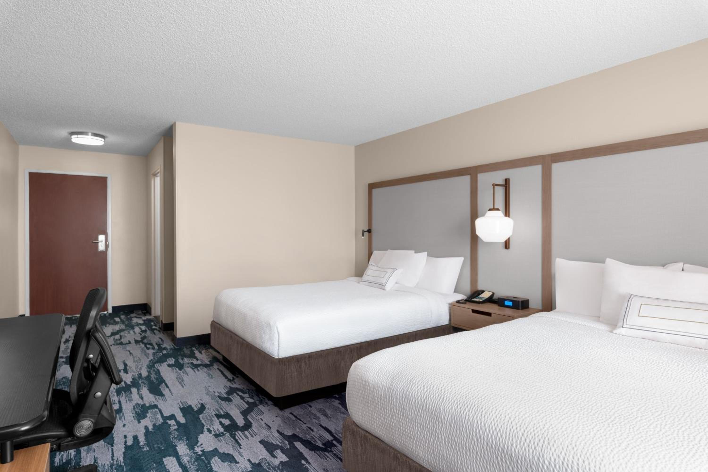 Queen Room with Two Queen Beds - Photo 1