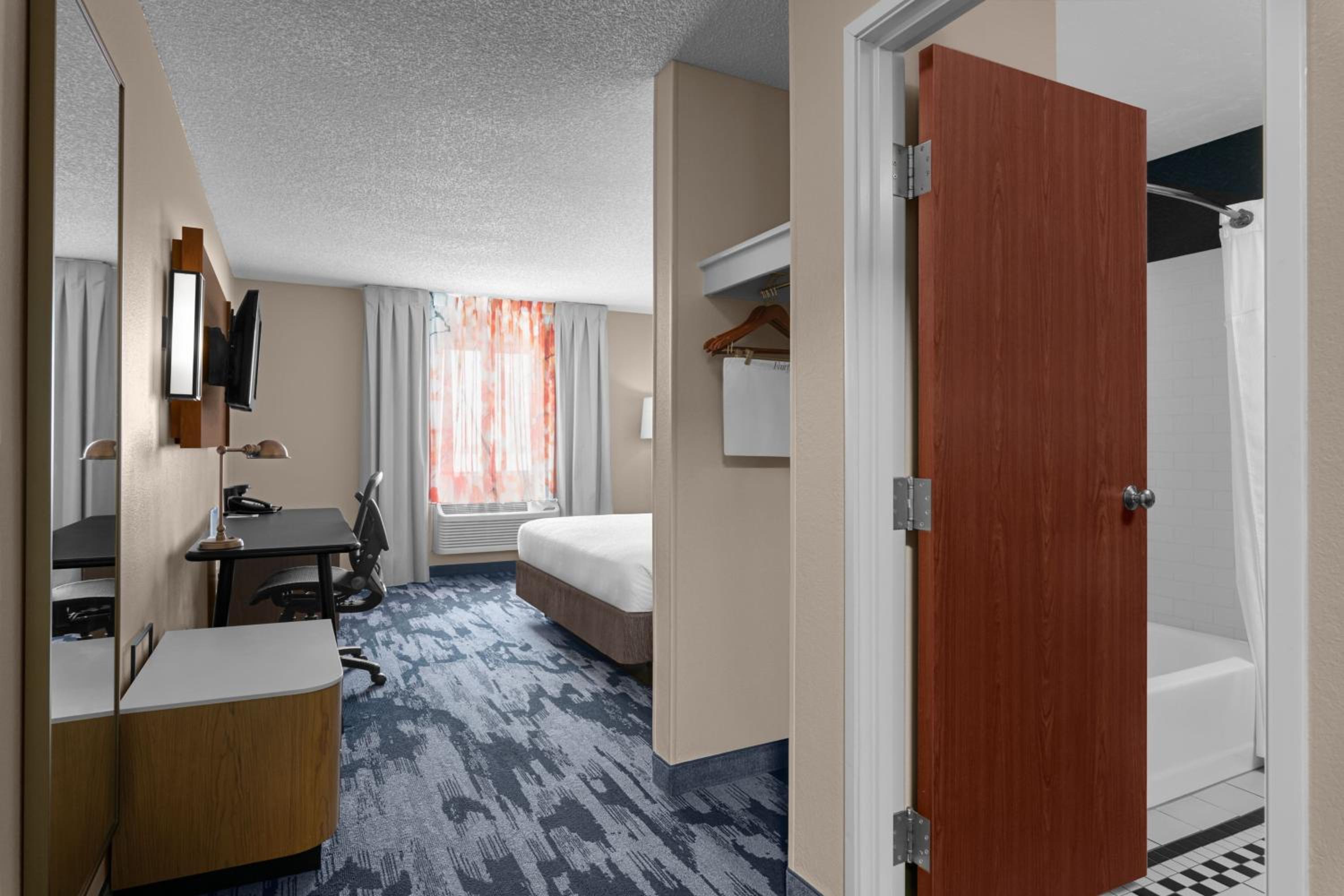 Guest Room, 1 Queen photo 1