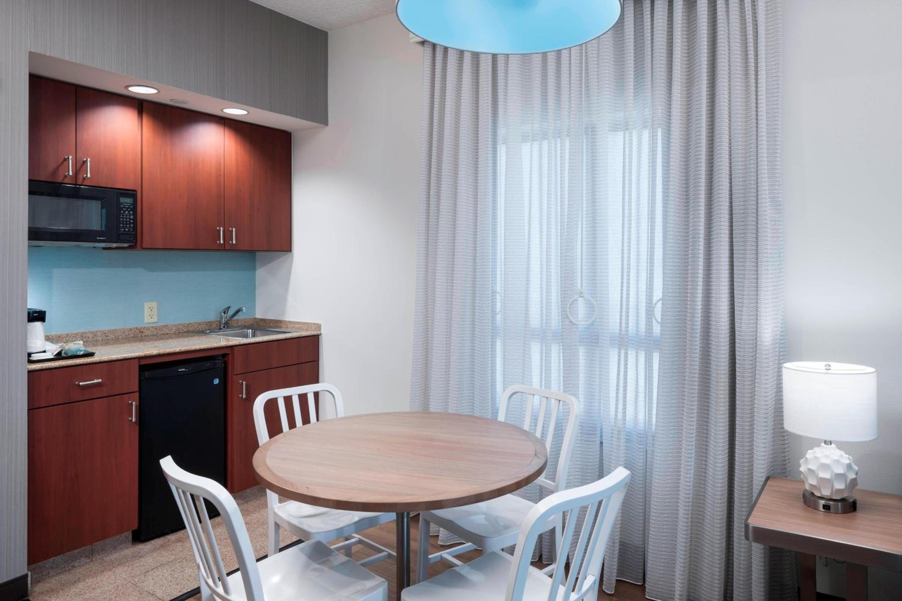 One-Bedroom Queen Suite - Oceanfront