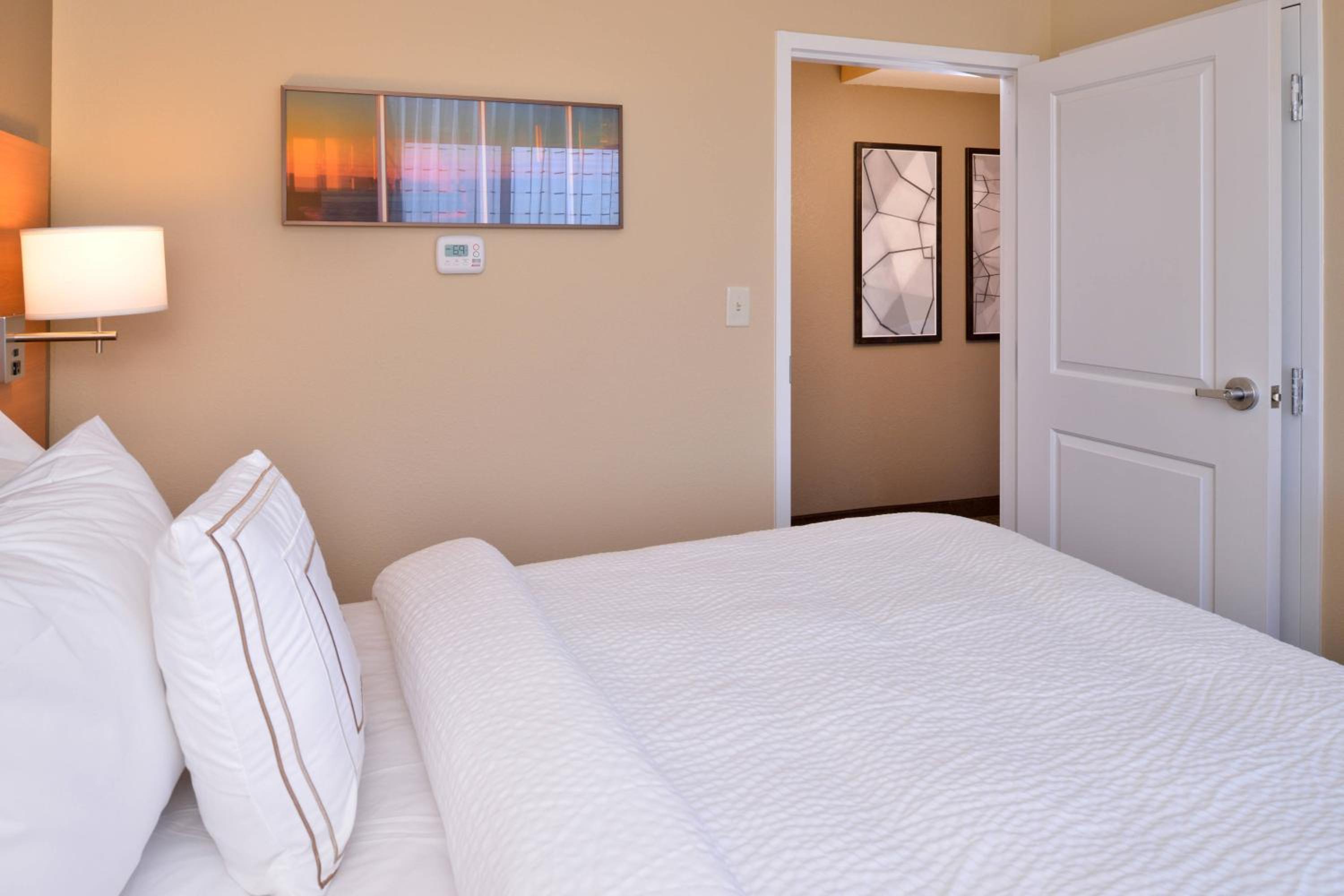 Two-Bedroom Suite photo 3