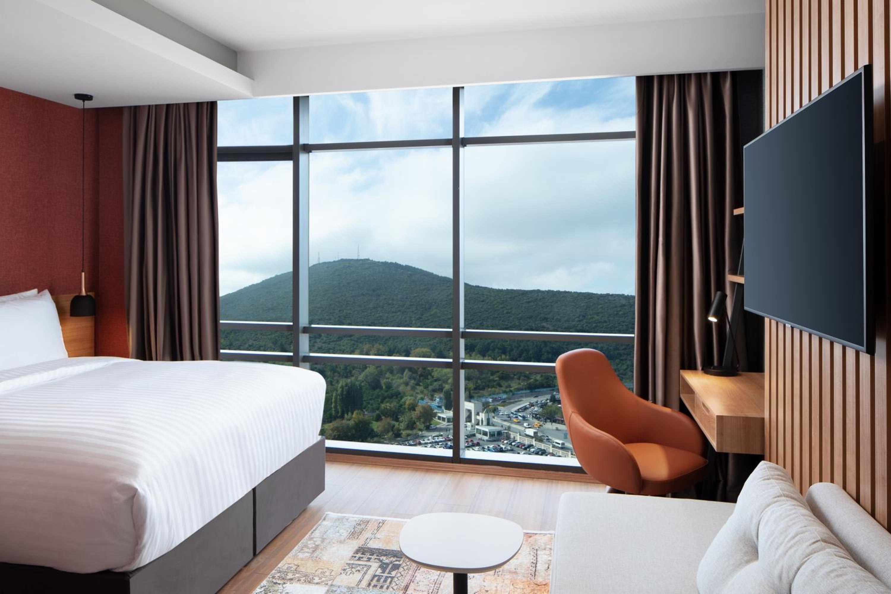 Queen Studio with Sofa Bed and City View thumbnail 5