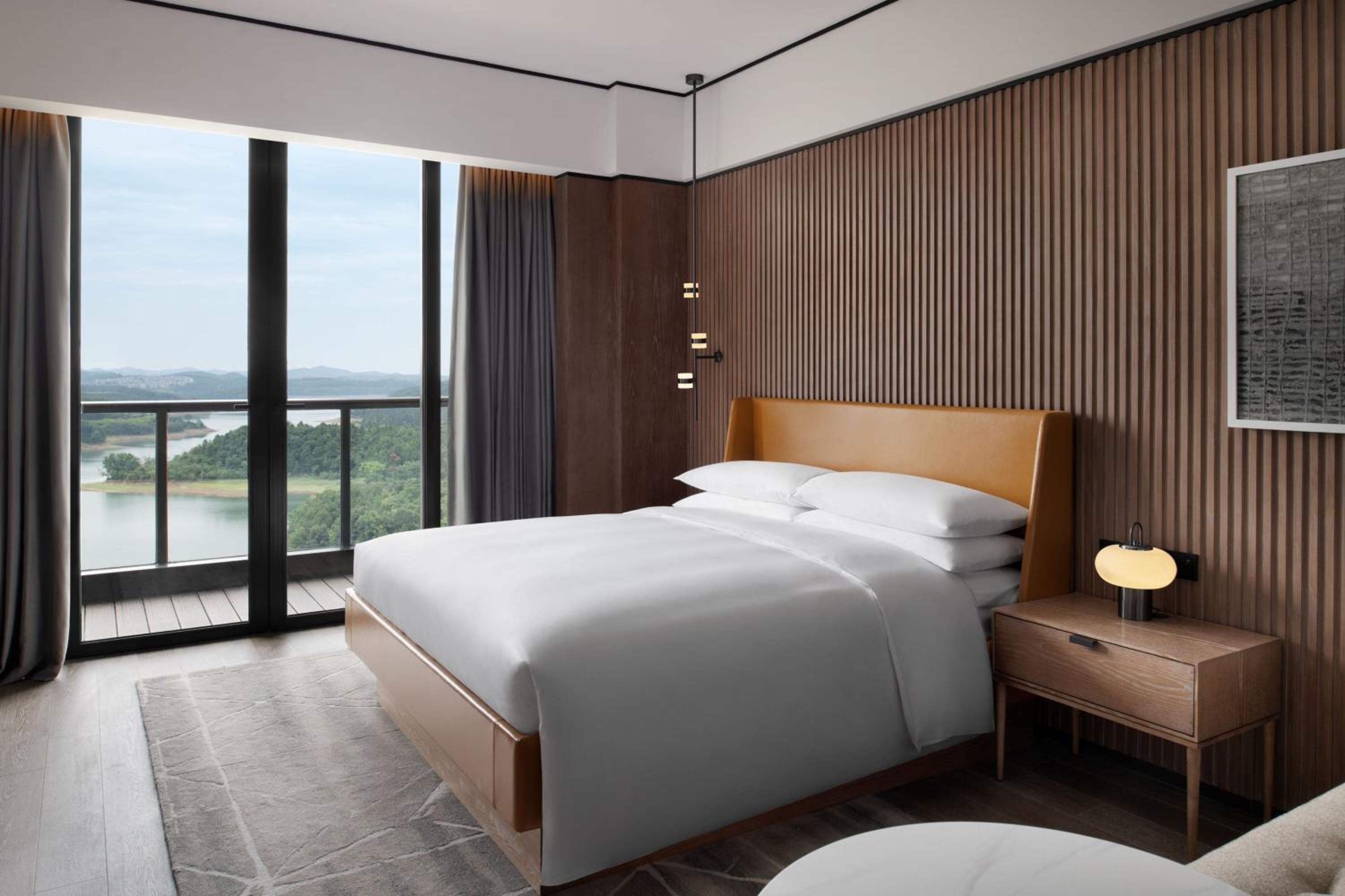 One-Bedroom Club Suite with Lake View - Club Lounge Access