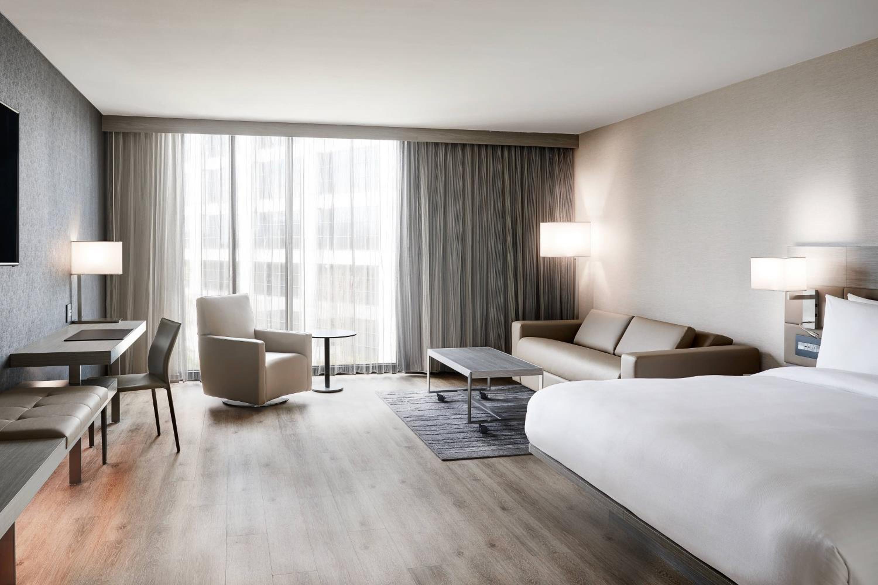 Corner King Room with Sofa Bed