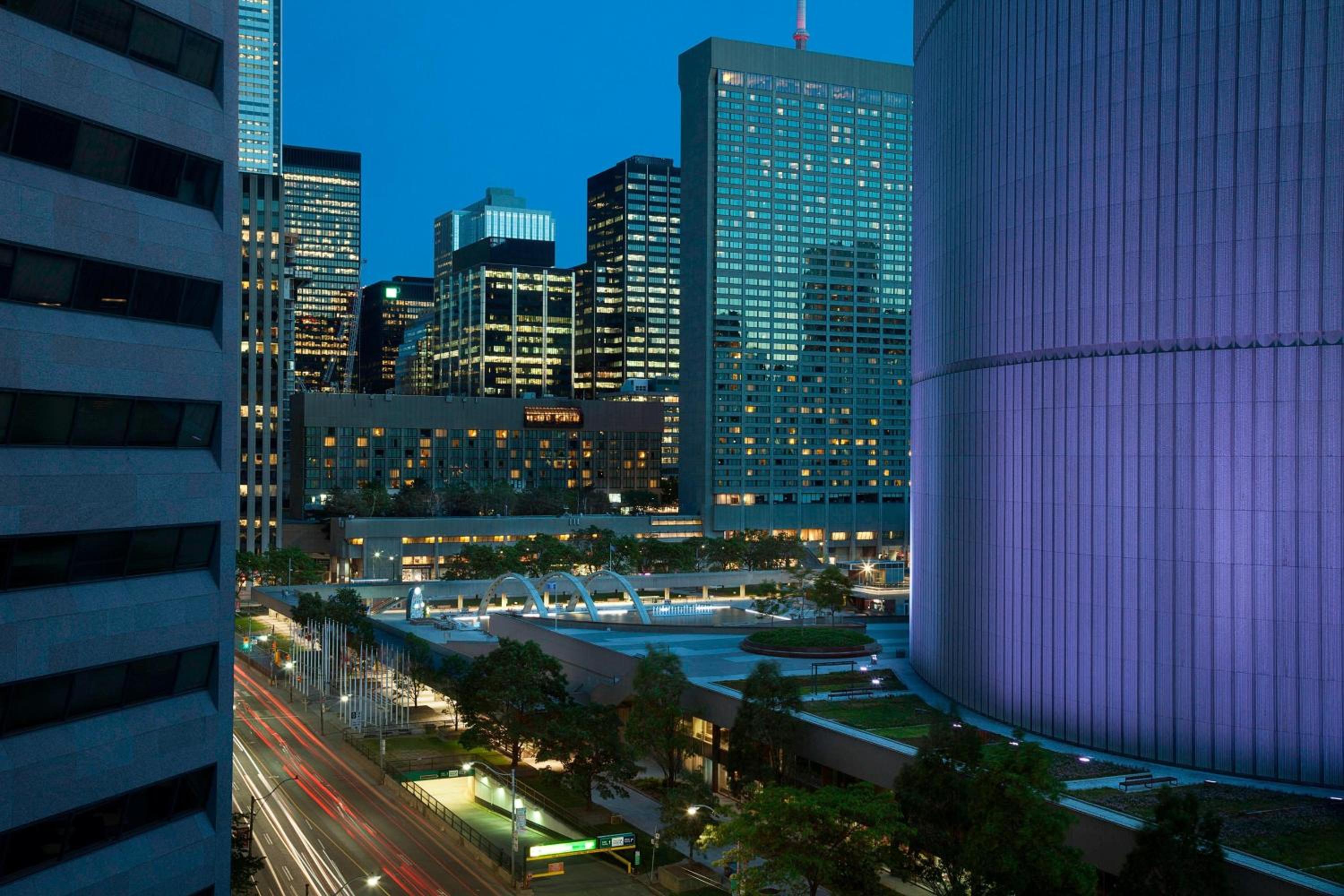 Guest room, 1 King, Nathan Phillips view, City view