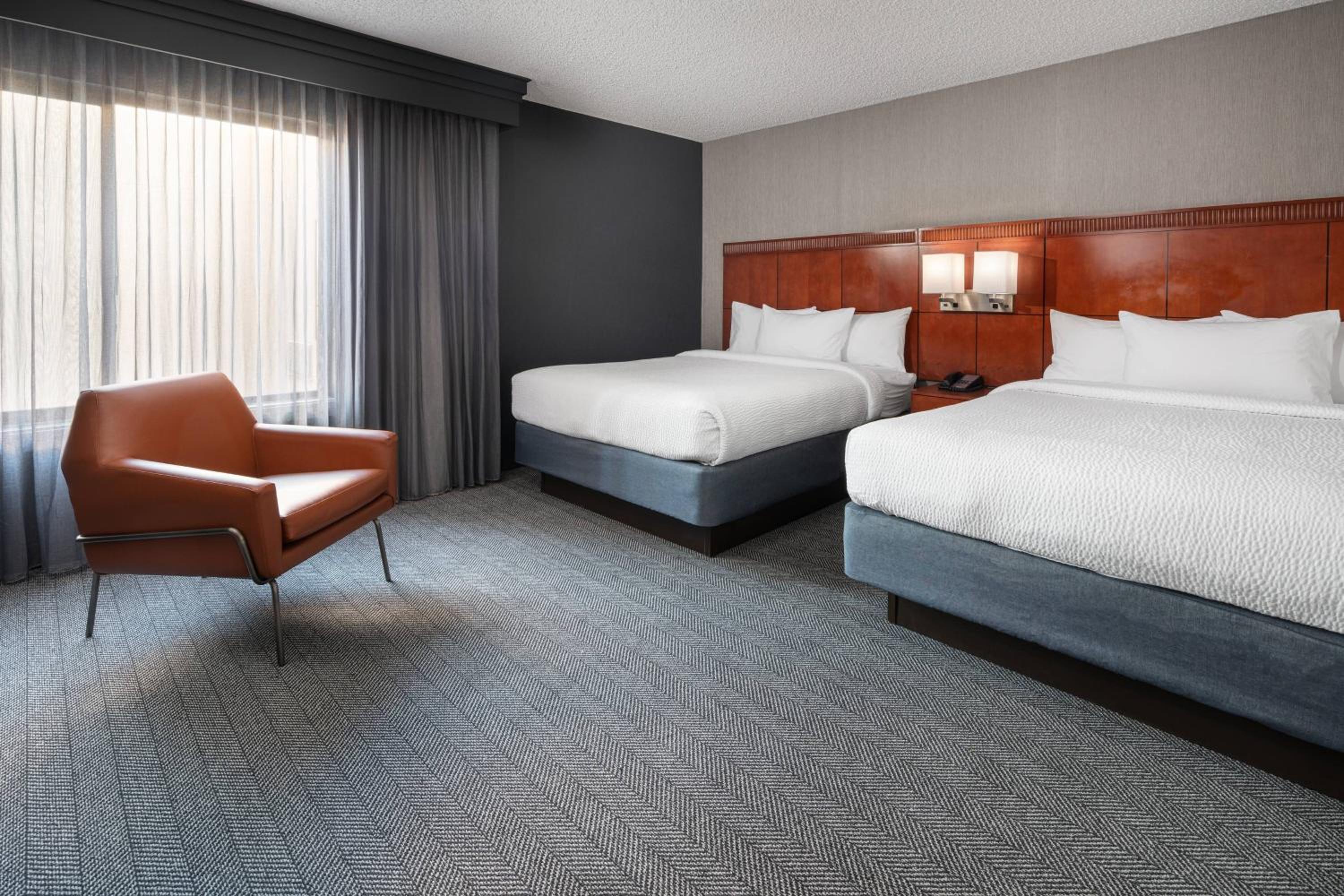 Suite, 2 Queen, Sofa beds: 2 - Photo 5