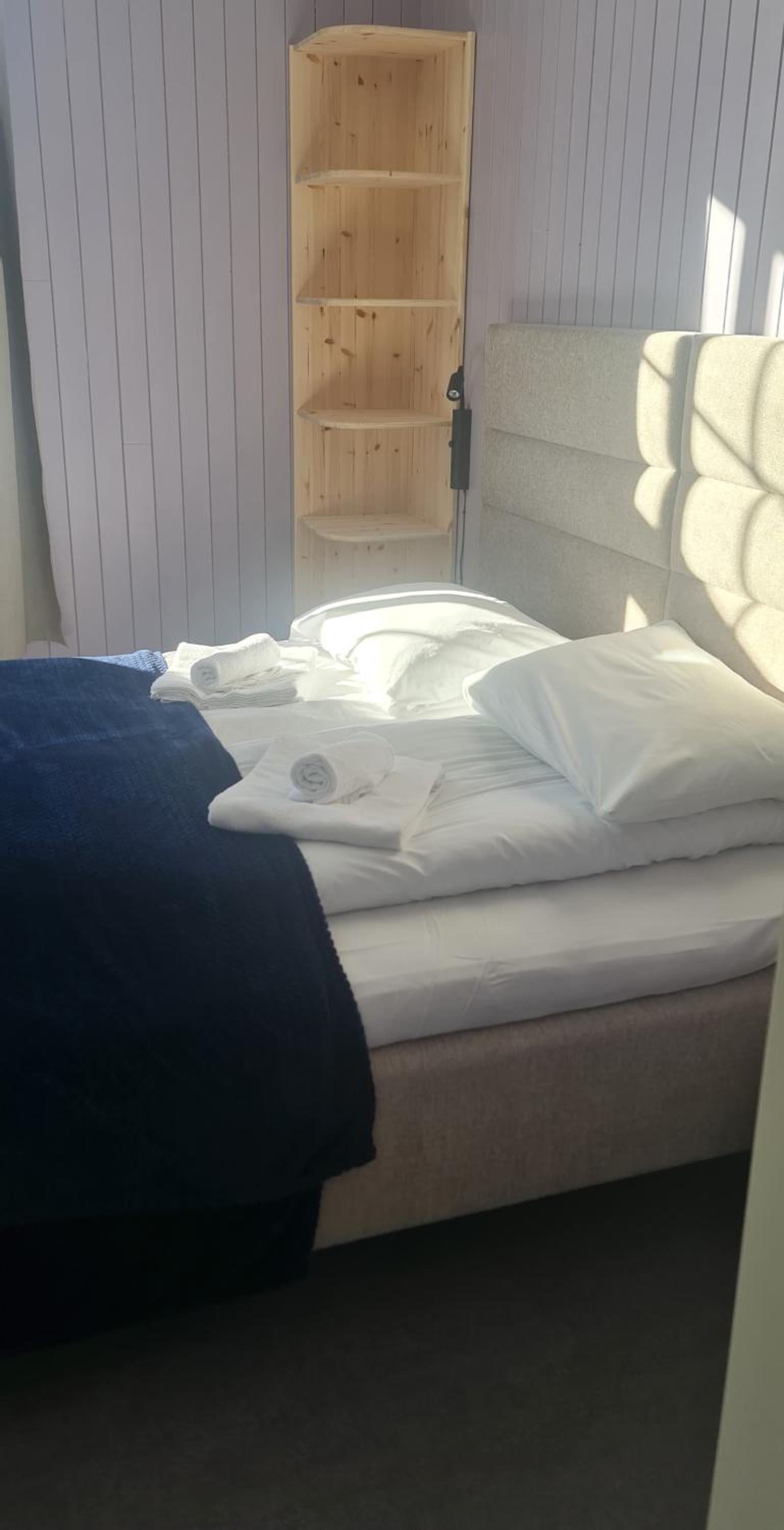 Double or Twin Room with Shared Bathroom photo 1
