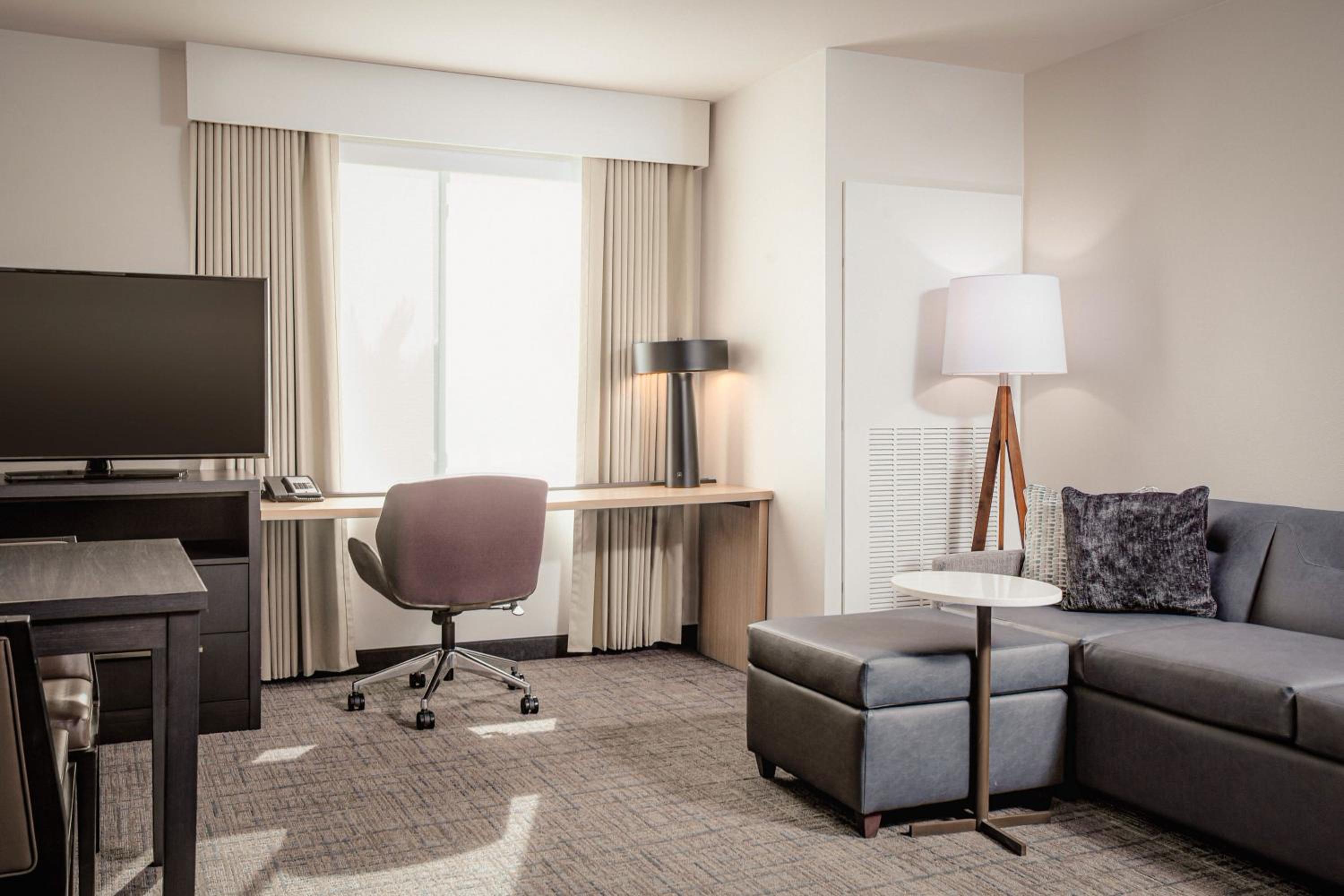 One-Bedroom King Suite with Sofa Bed - Photo 3