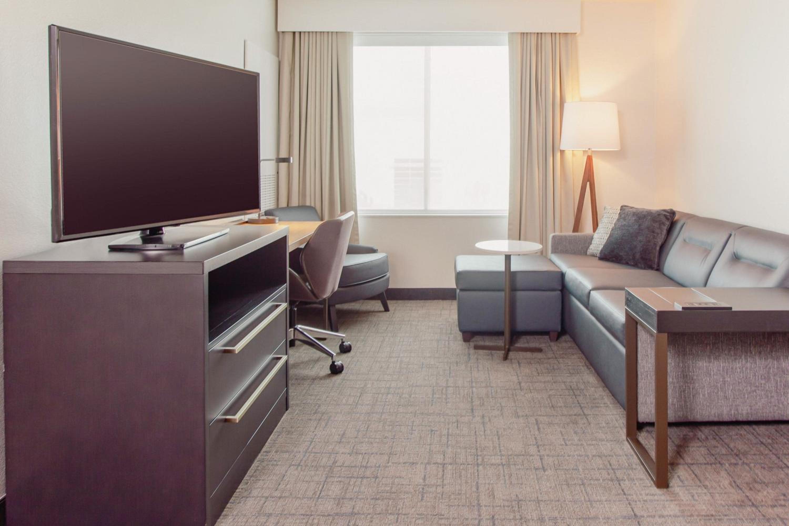 Two-Bedroom Suite - Photo 3