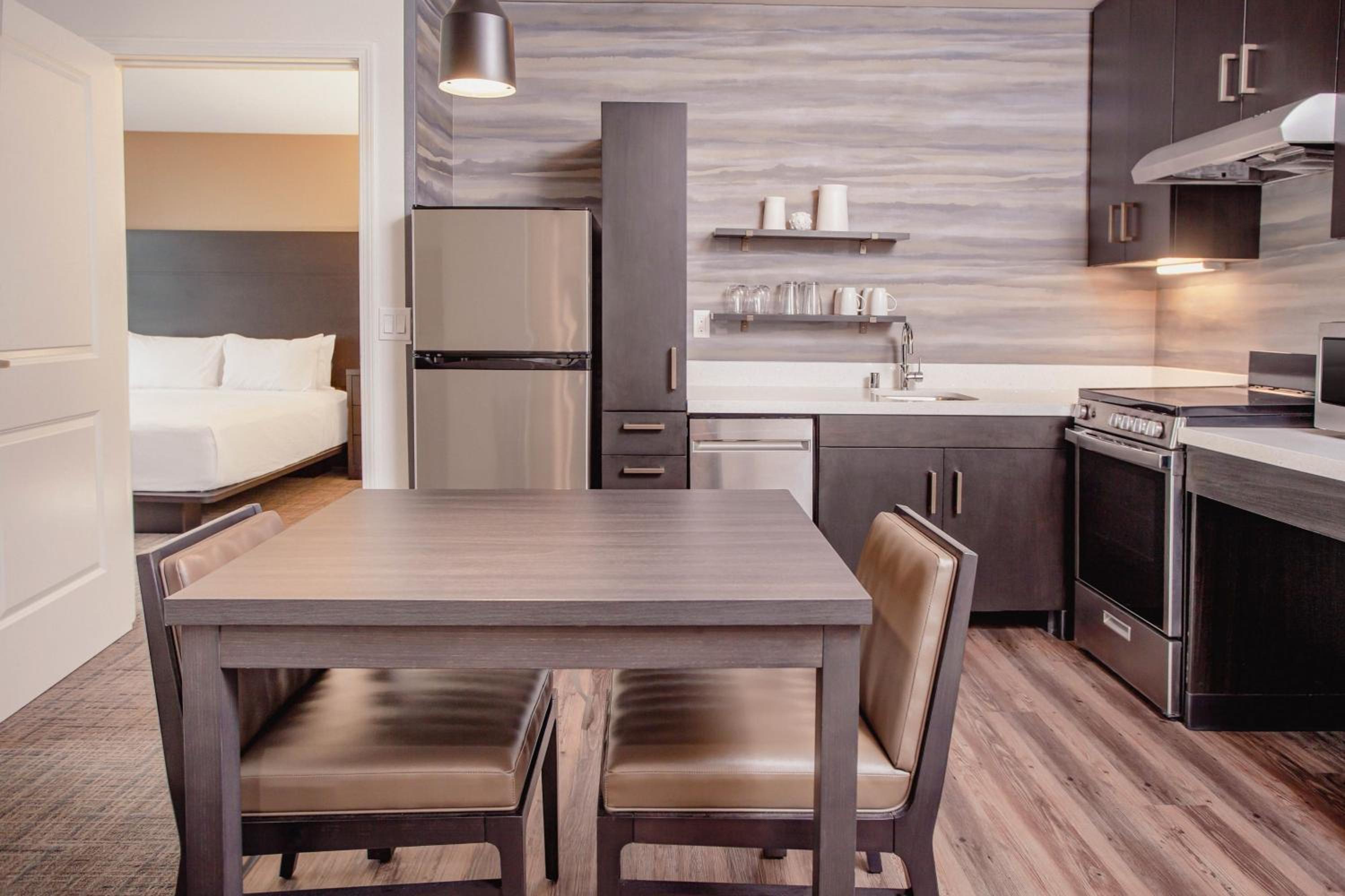Two-Bedroom Suite - Photo 2