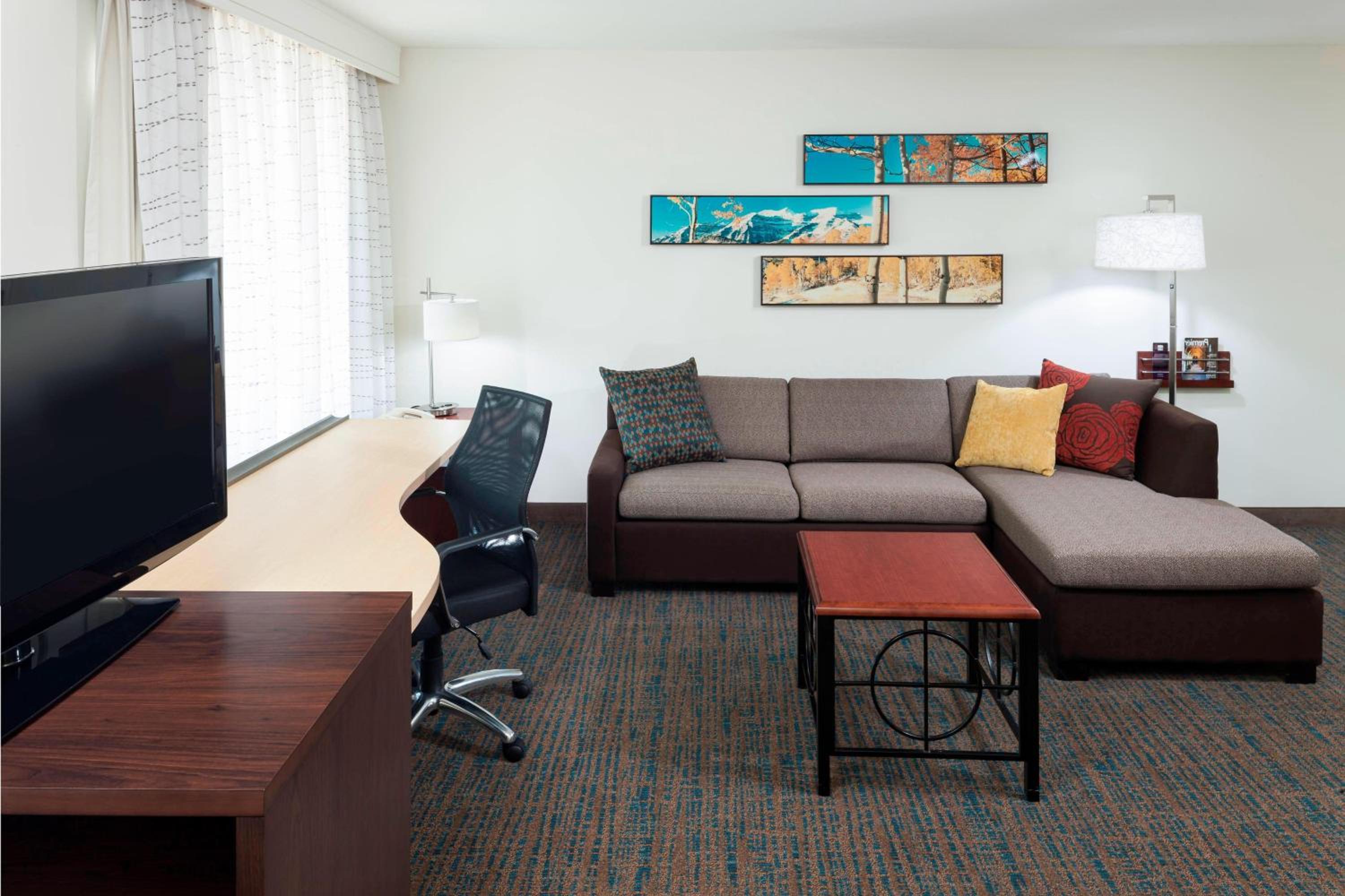 King Studio with Sofa Bed - Photo 4