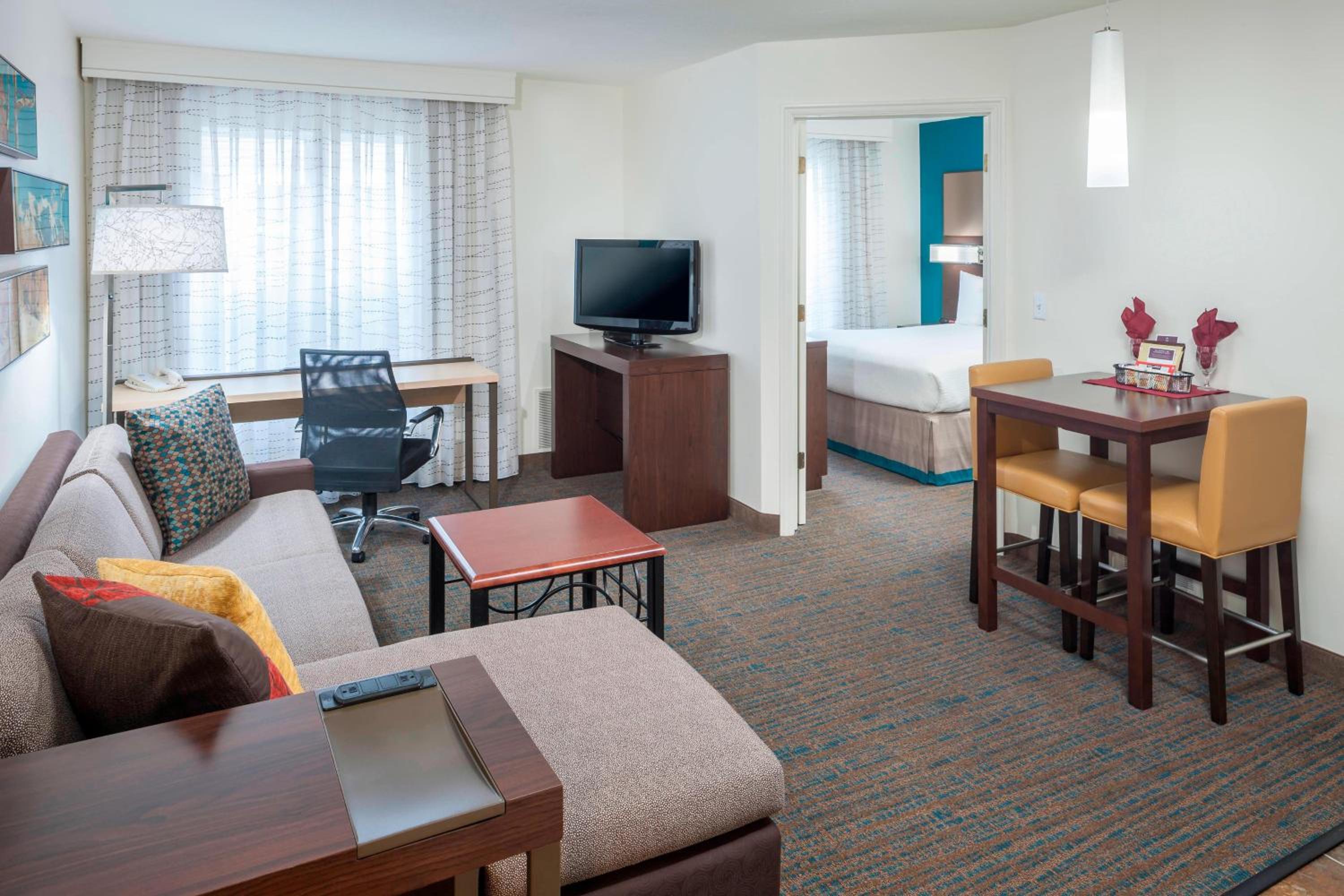 One-Bedroom King Suite with Sofa Bed - Photo 2