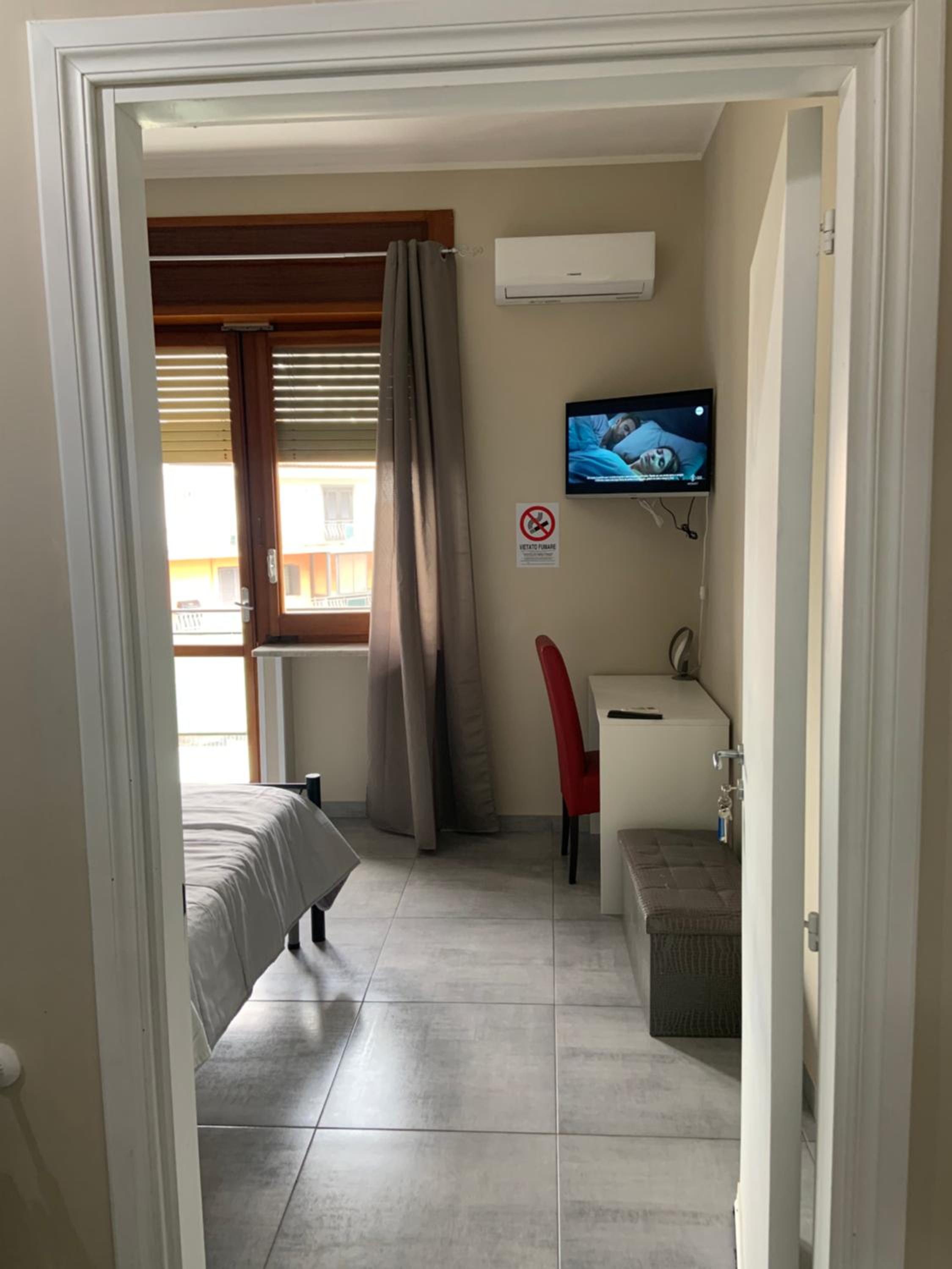 Double or Twin Room with Private External Bathroom - Photo 1
