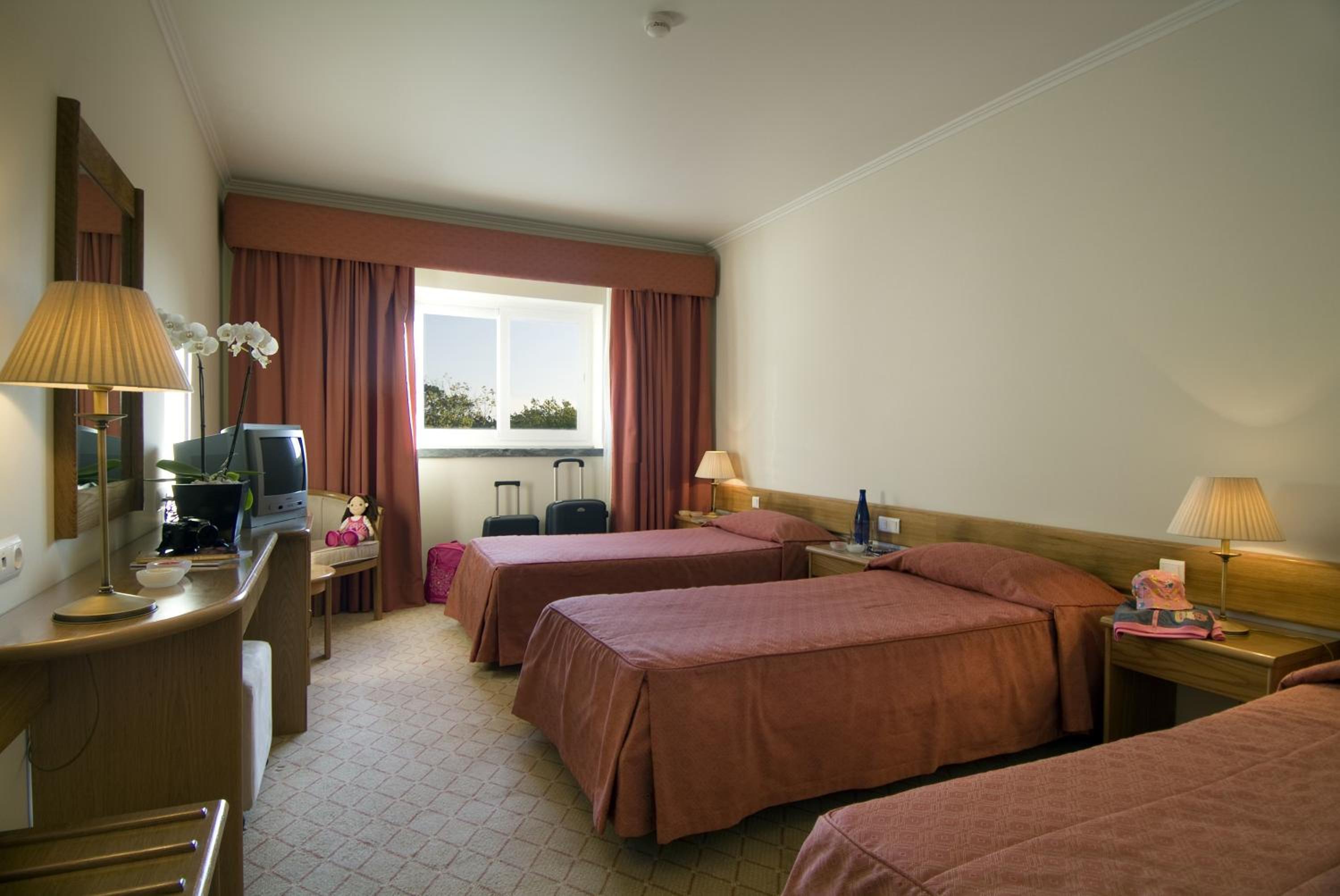 Double or Twin Room - Photo 4
