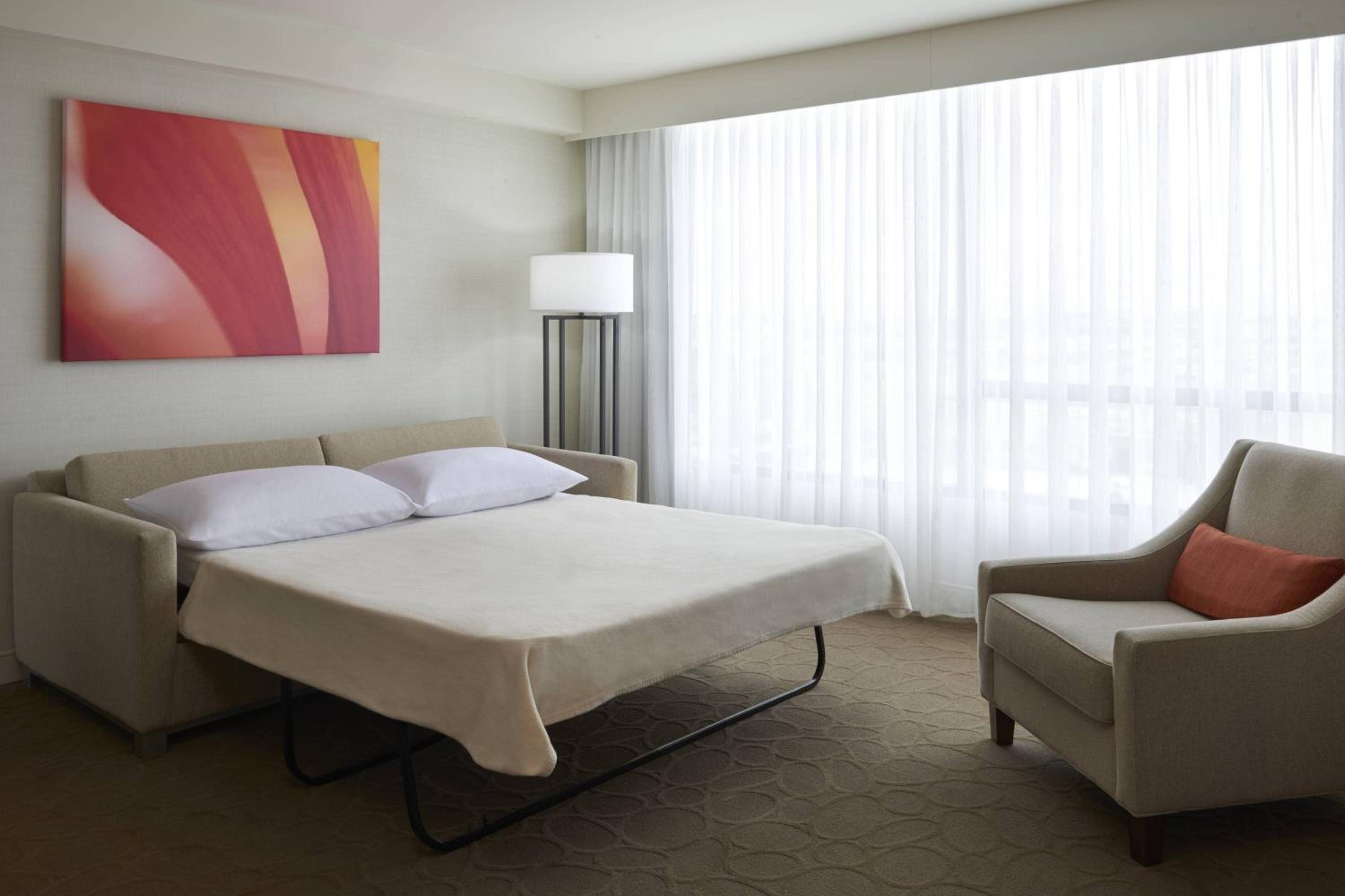 King Room with Sofa Bed - Photo 6