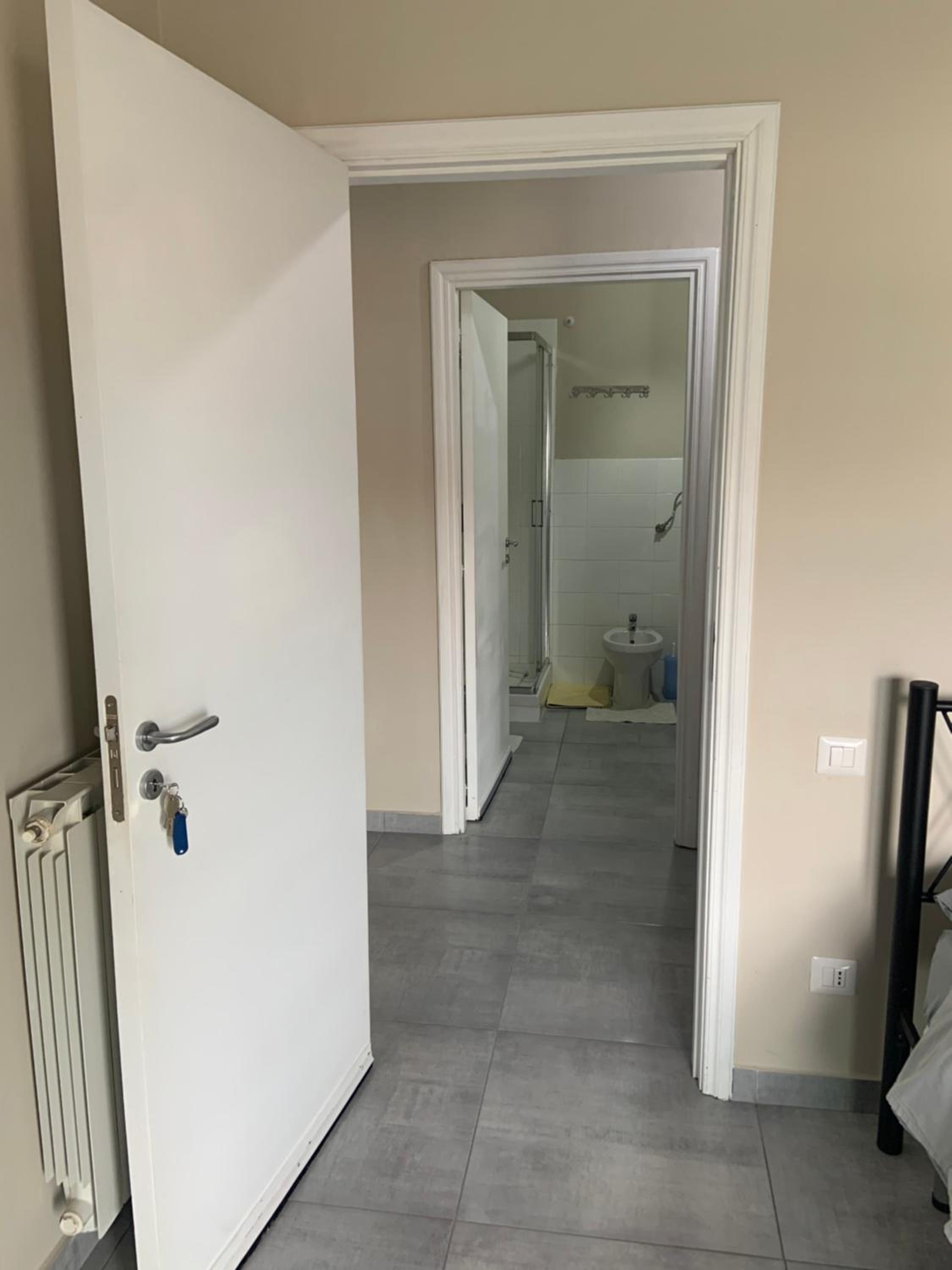 Double or Twin Room with Private External Bathroom - Photo 14