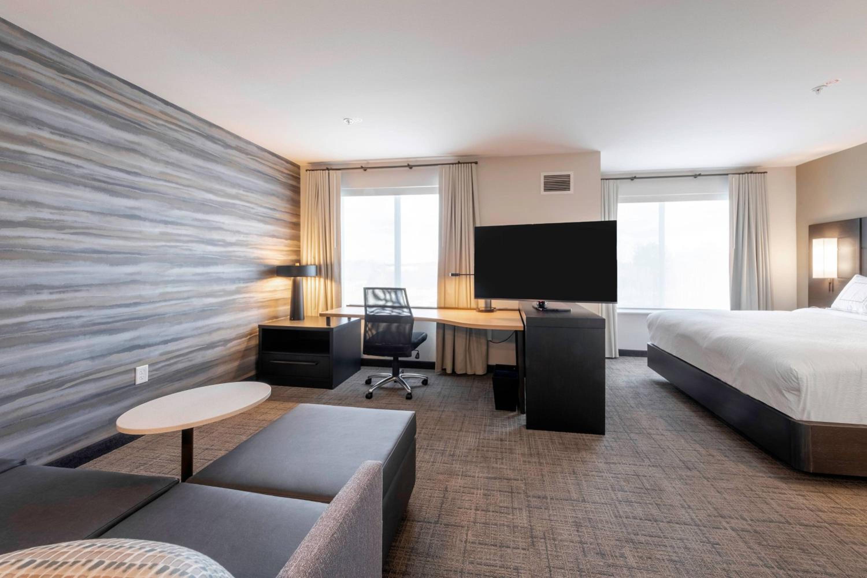 Studio, 1 King, Sofa bed