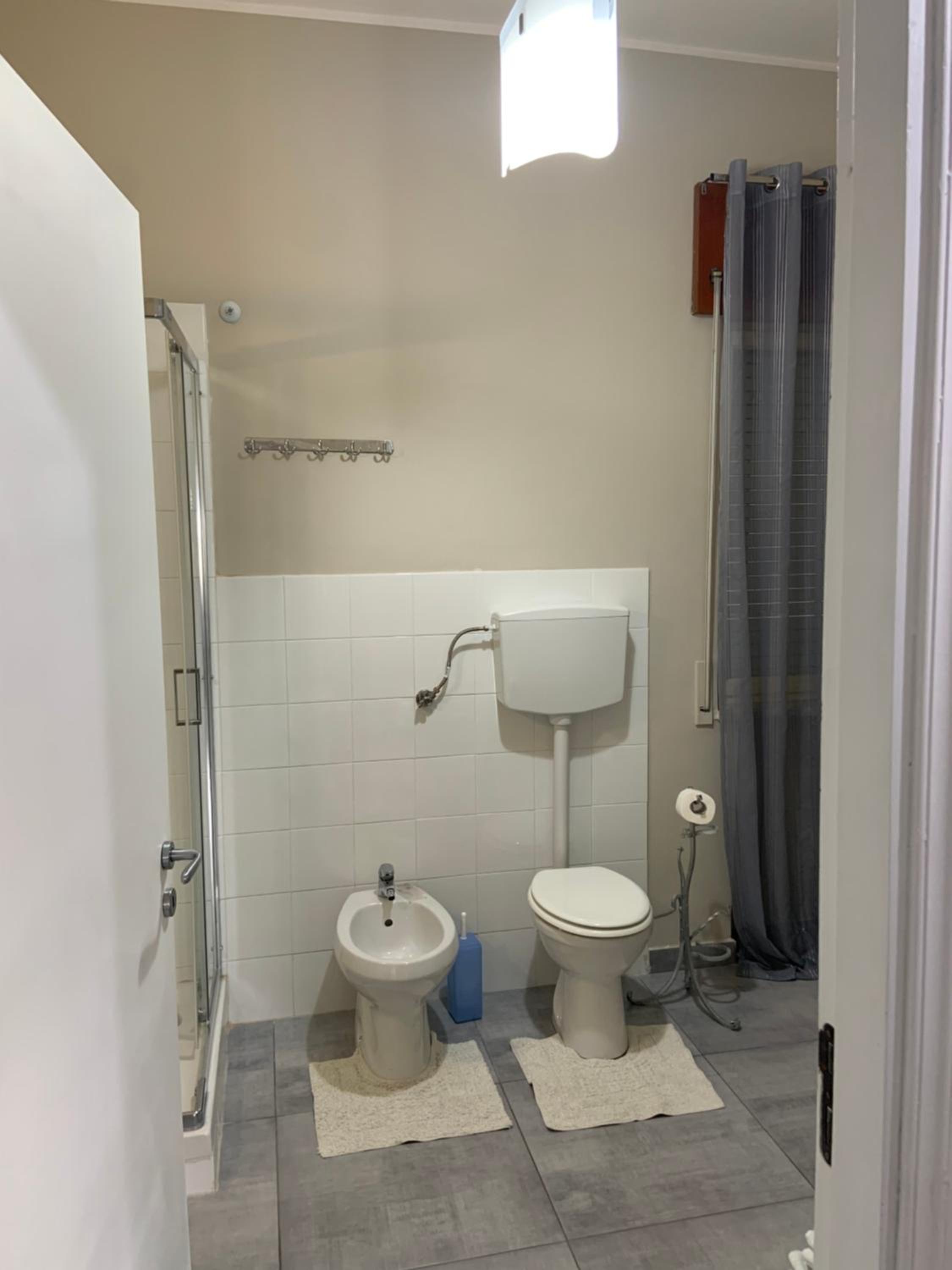 Double or Twin Room with Private External Bathroom - Photo 11