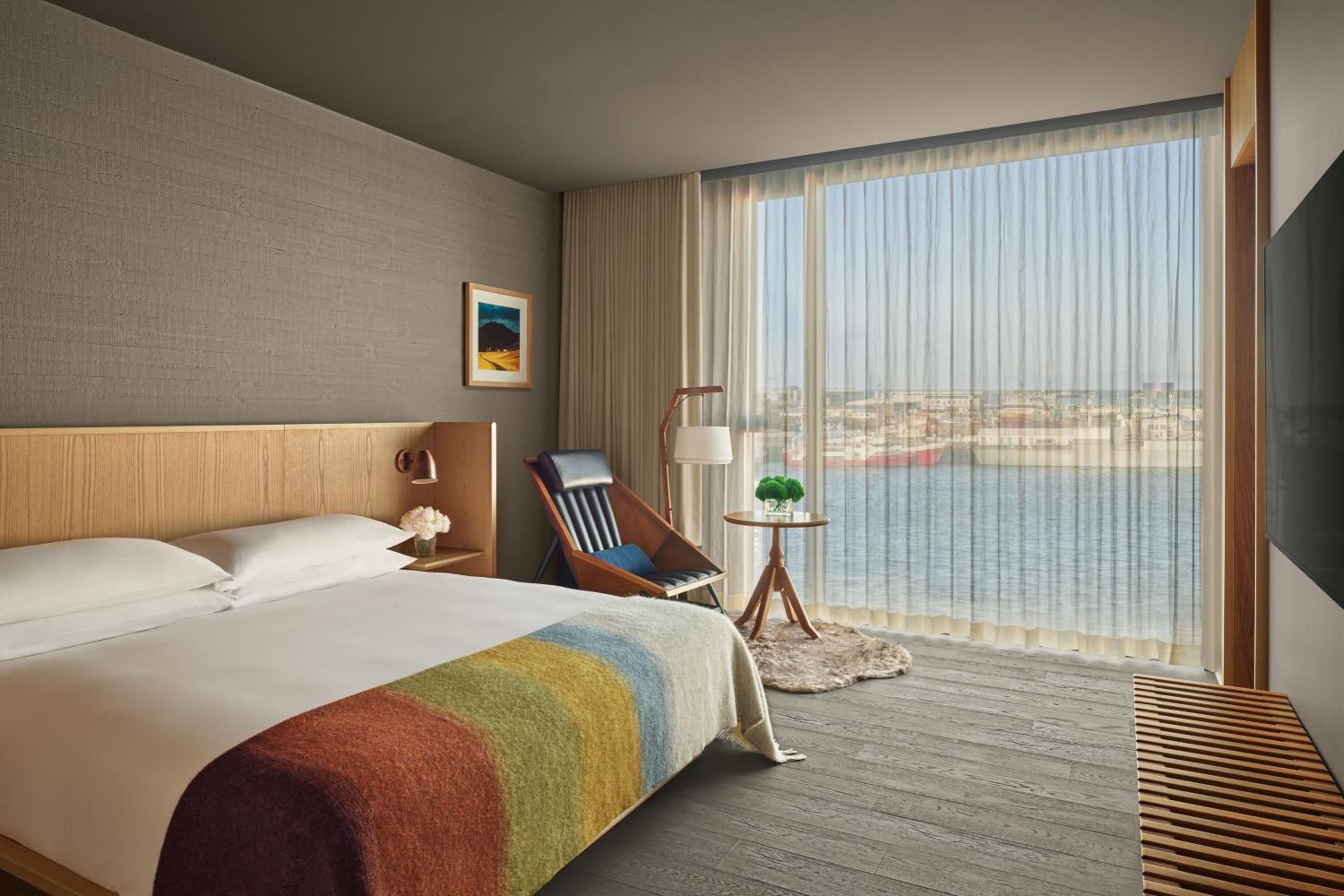 One-Bedroom King Suite with Harbor View - Photo 1