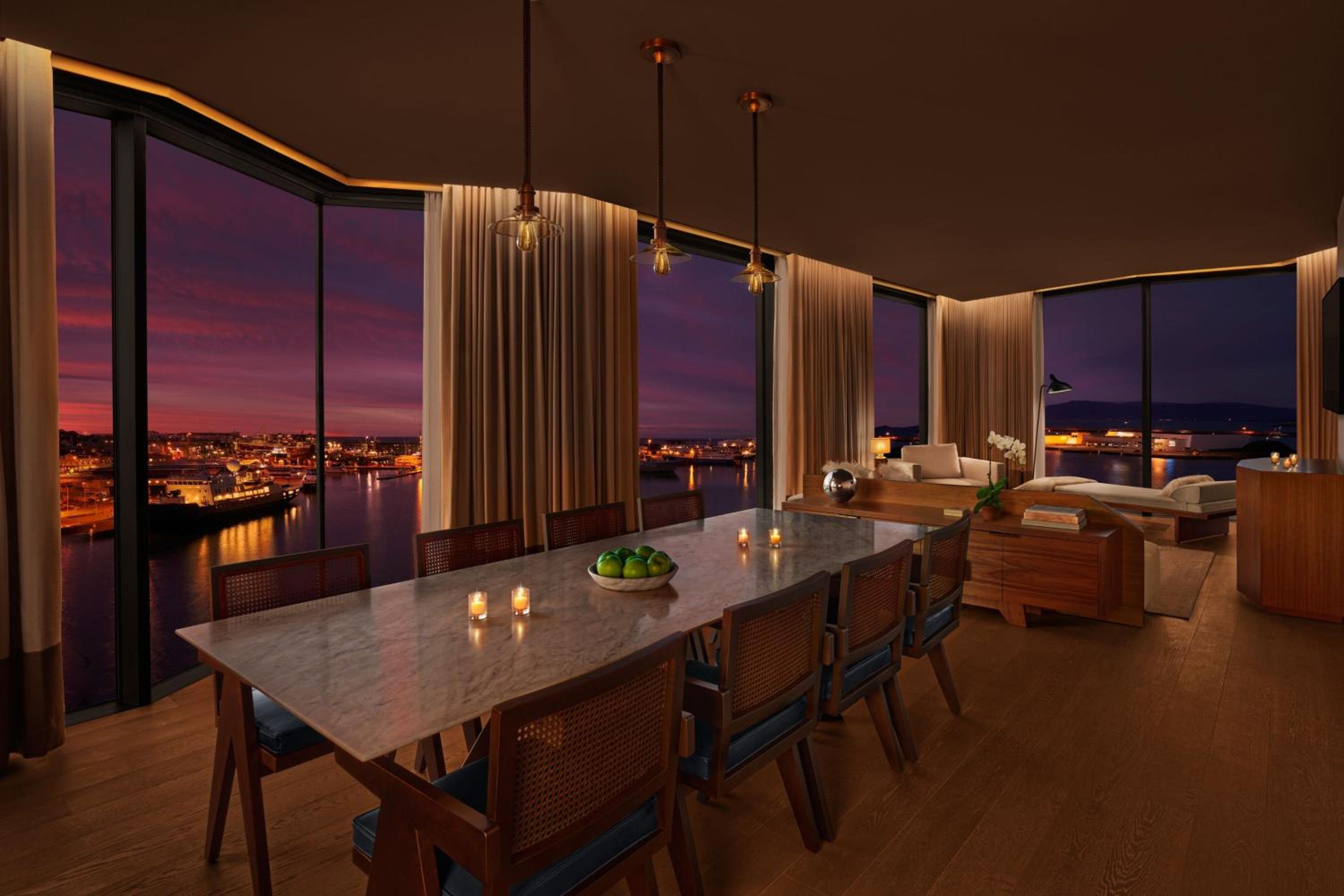 One-Bedroom Corner King Suite with Harbor View