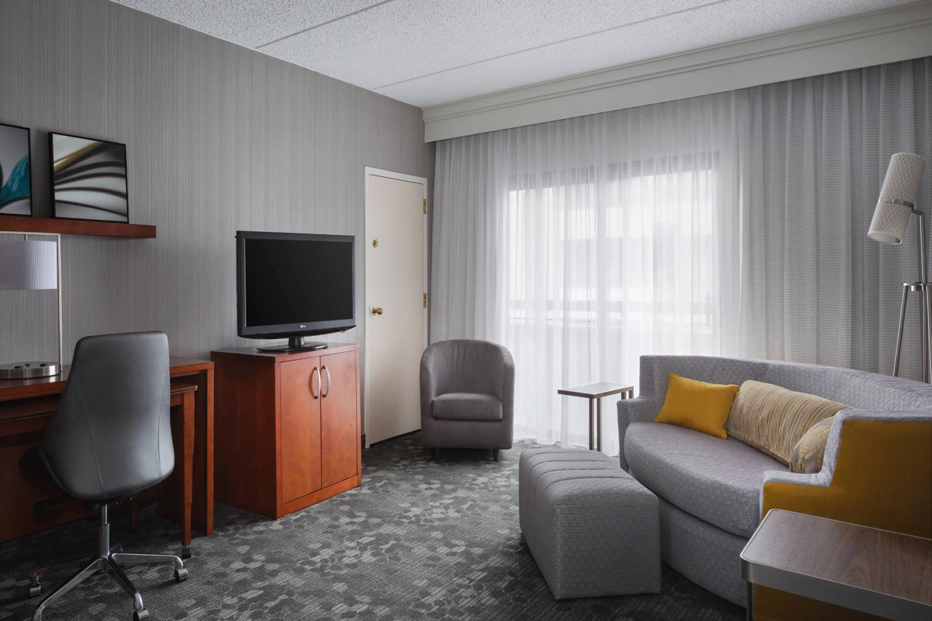 One-Bedroom King Suite