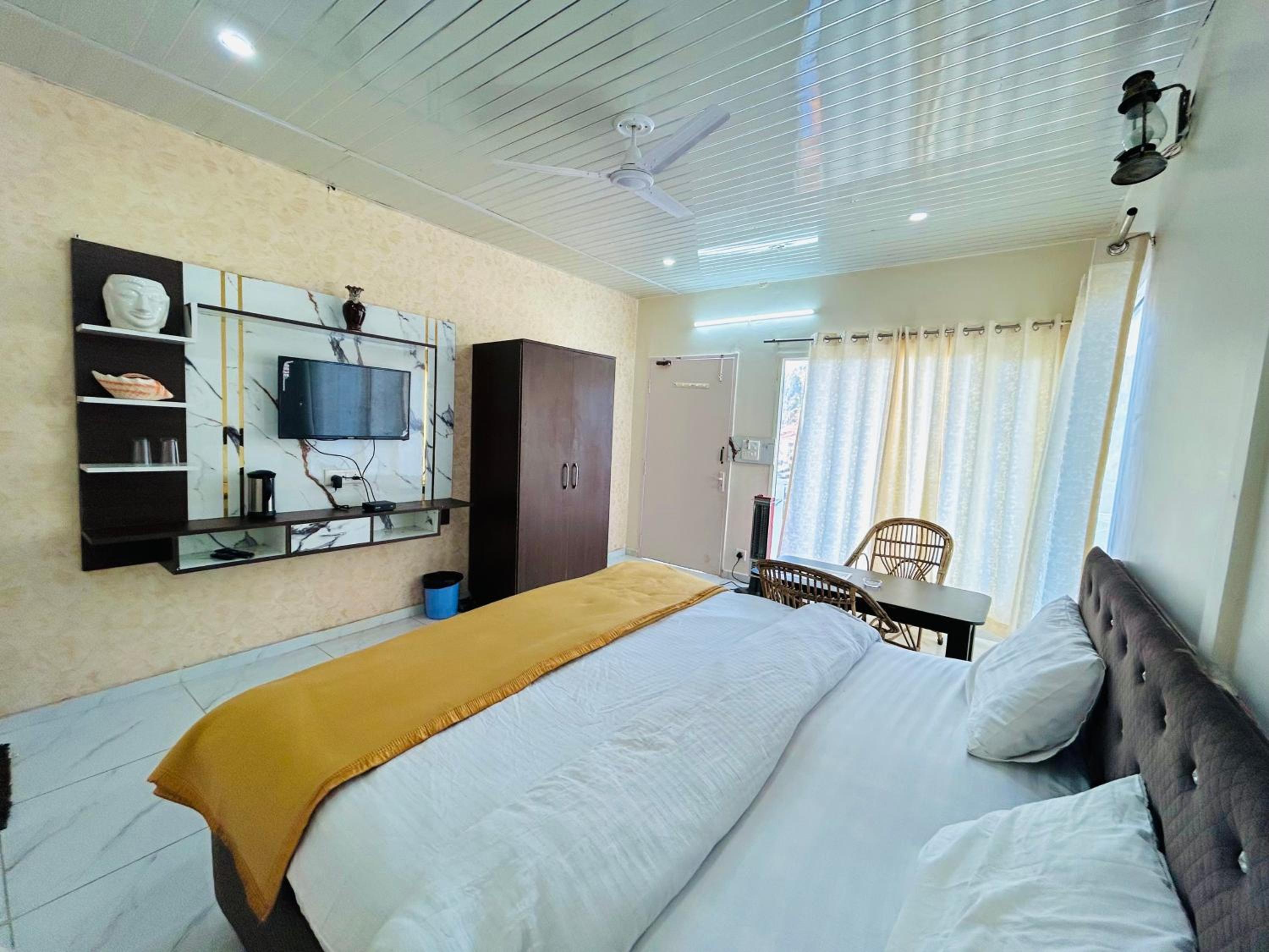 King Room with Mountain View - Photo 2