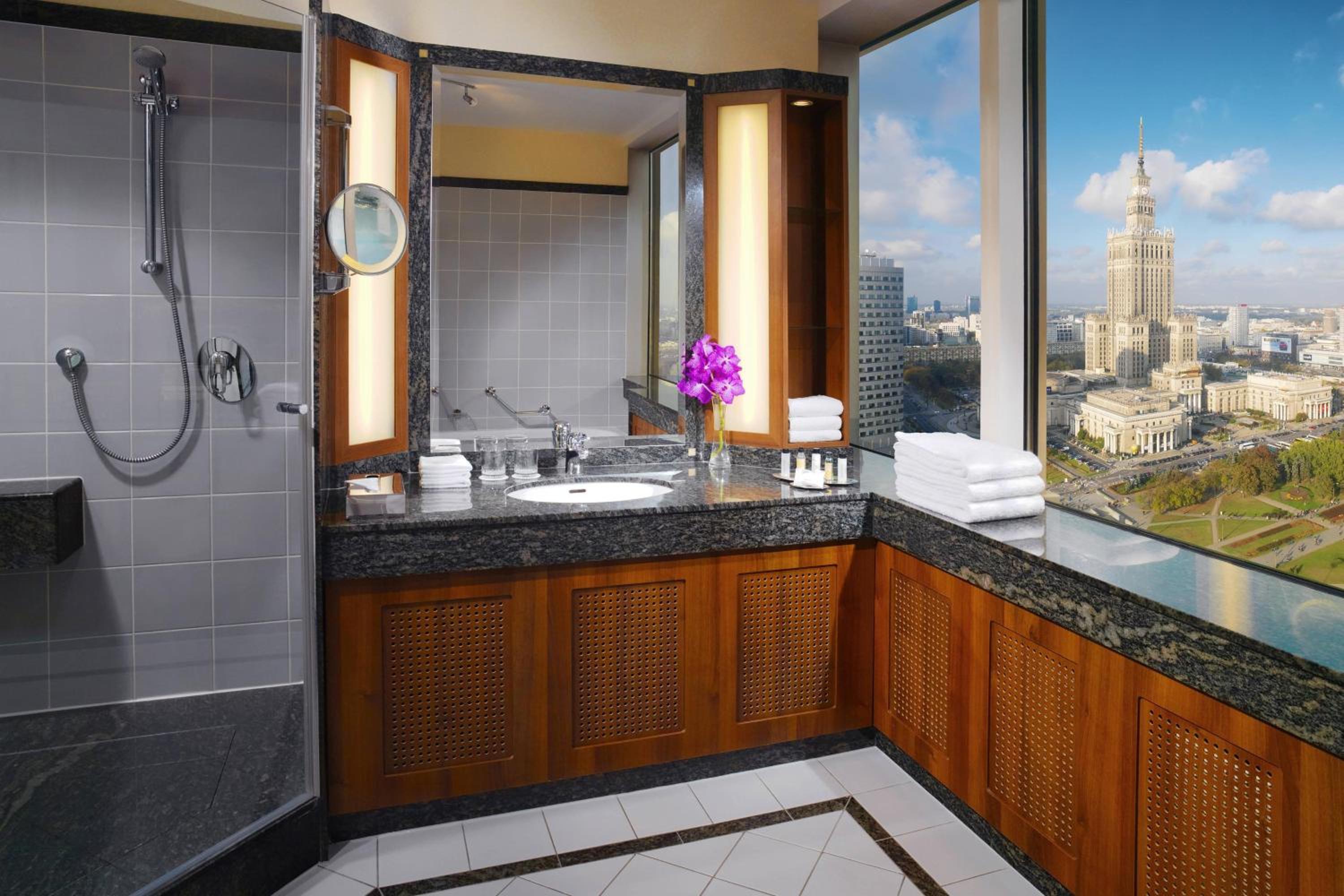 Corner Junior Suite - Photo 6