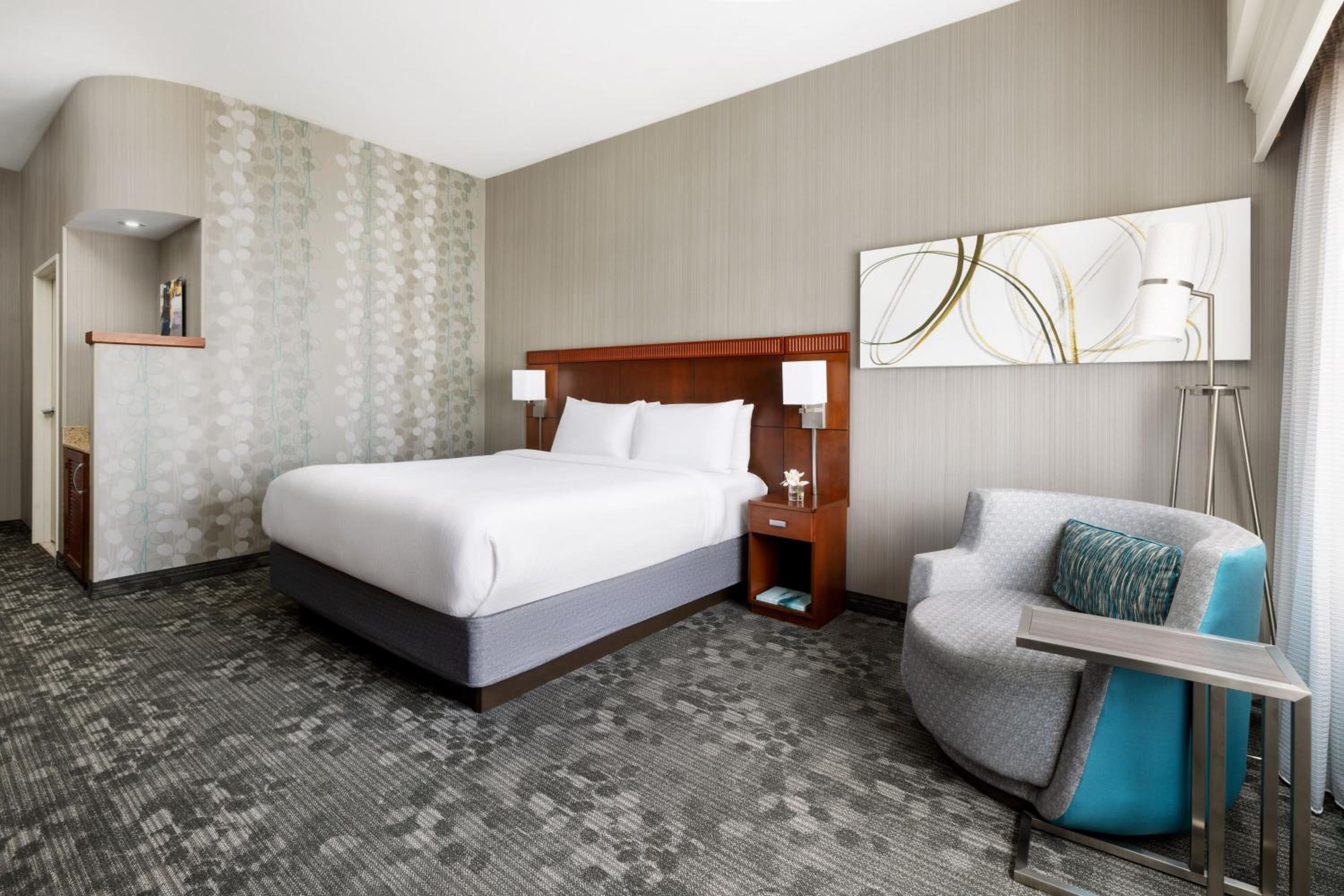 King Room - Hearing Accessible - Photo 1