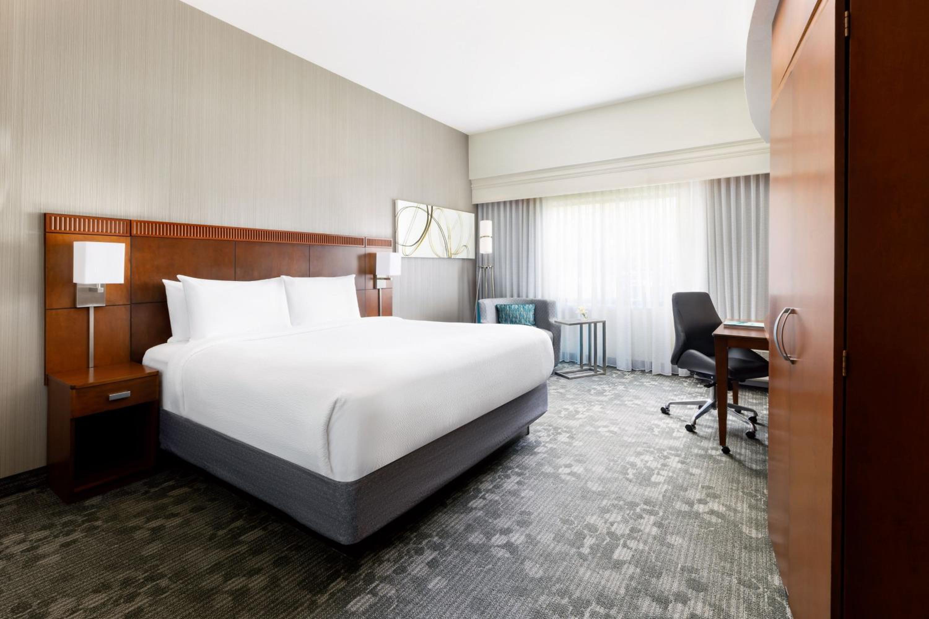 King Room - Hearing Accessible - Photo 8