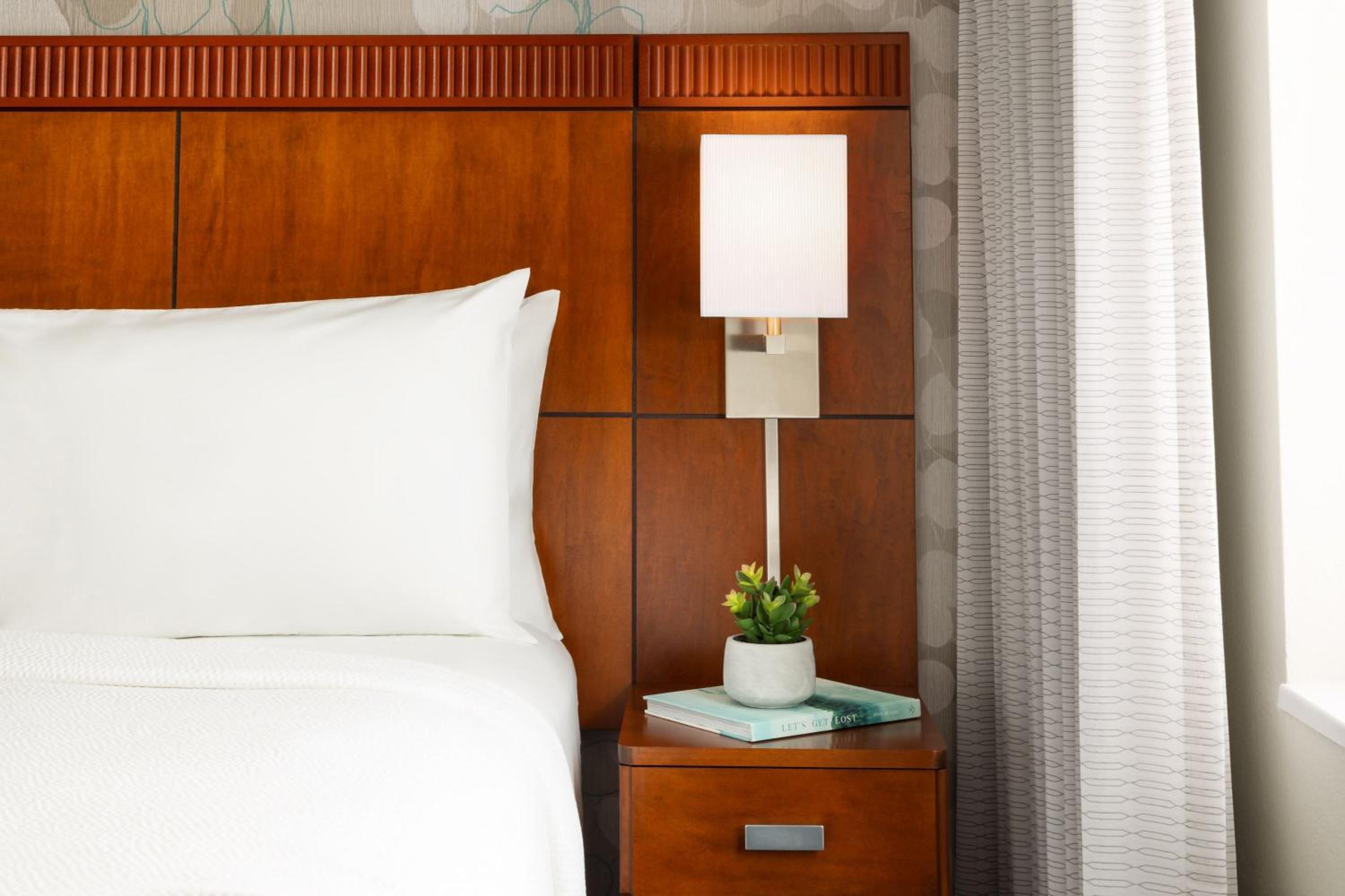 King Room - Hearing Accessible - Photo 7
