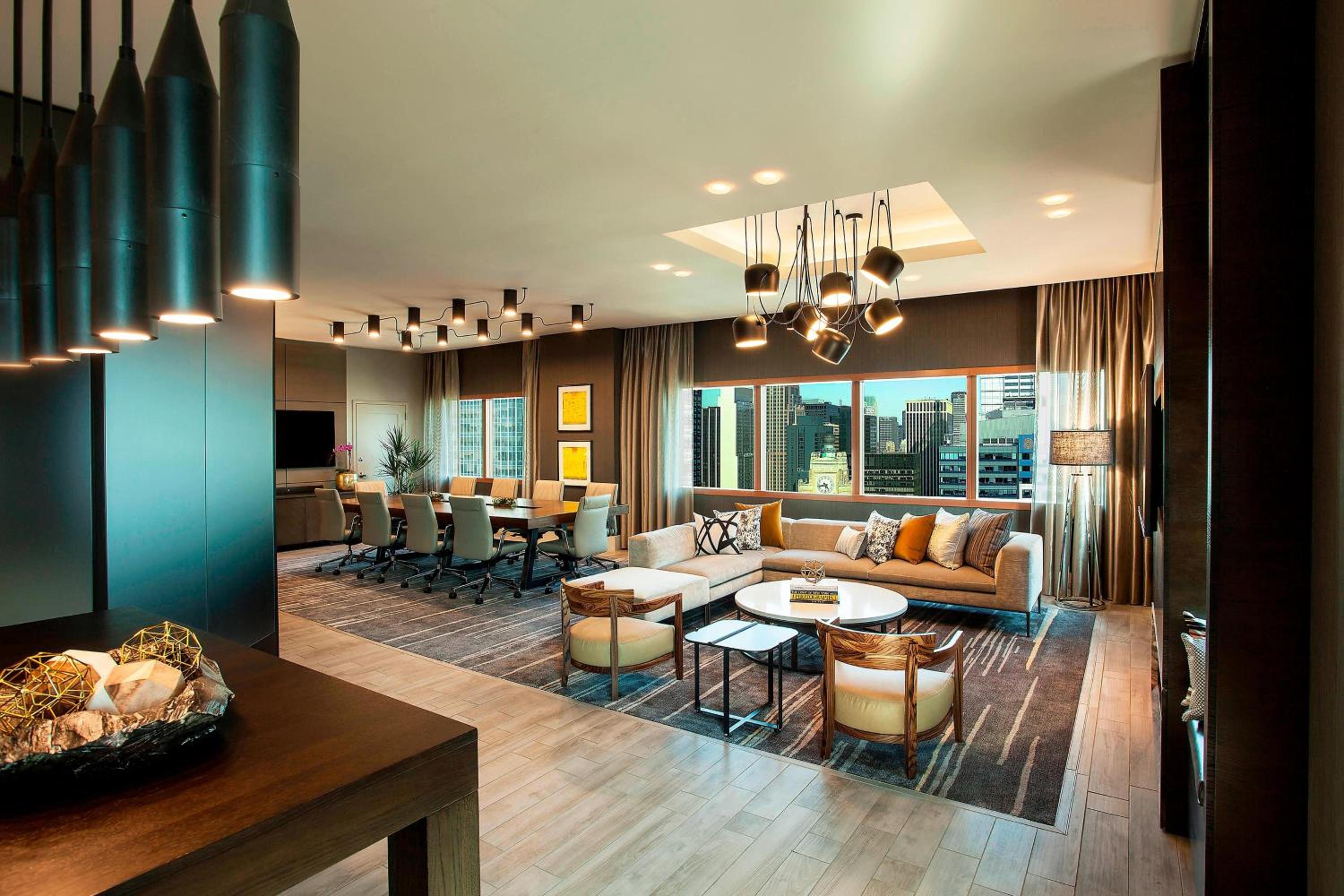 Renewal Suite, 1 King, Skyline view