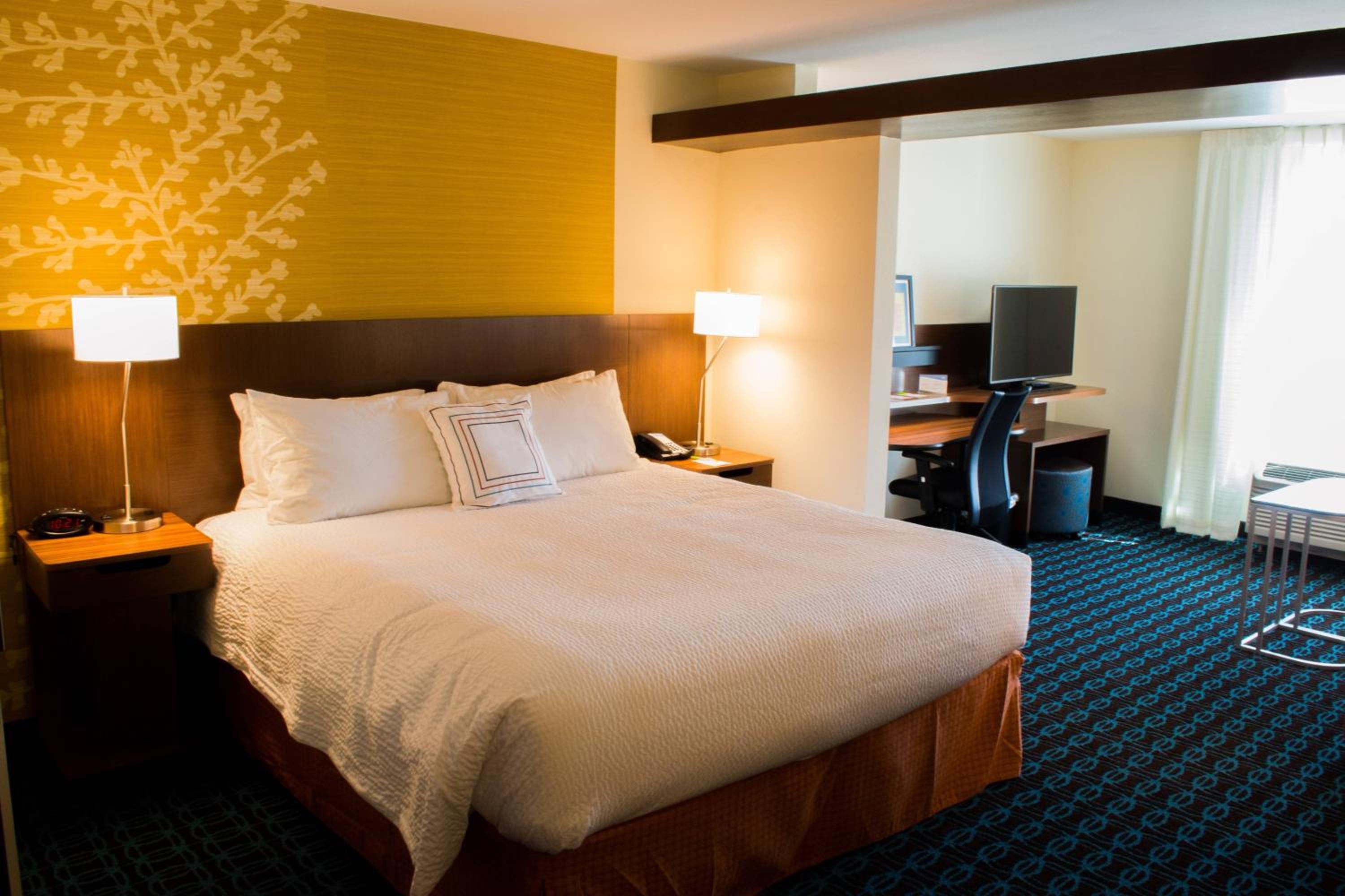 Executive King Suite with Sofa Bed - Non-Smoking