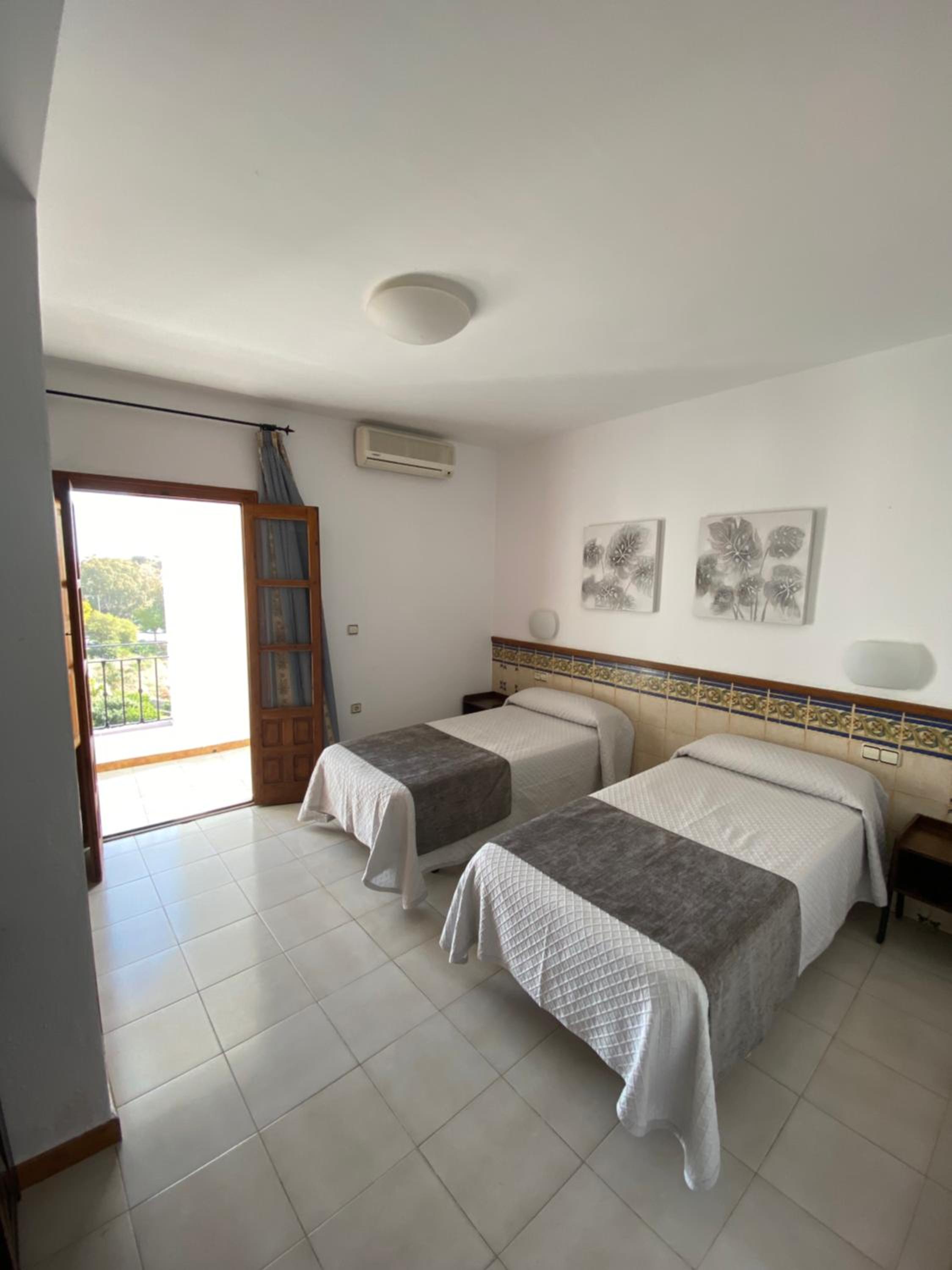 Superior Double or Twin Room - Photo 1