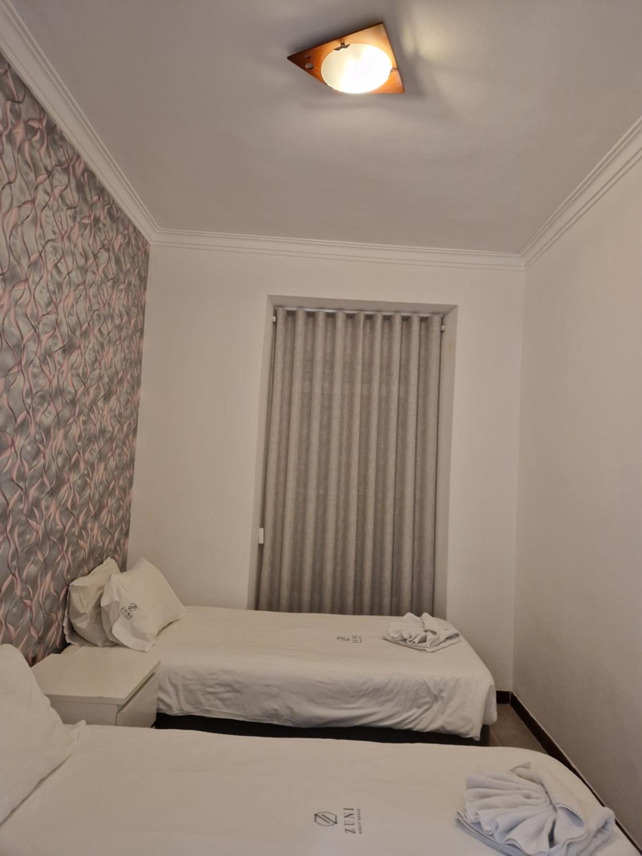 Standard Twin Room with Shared Bathroom photo 2