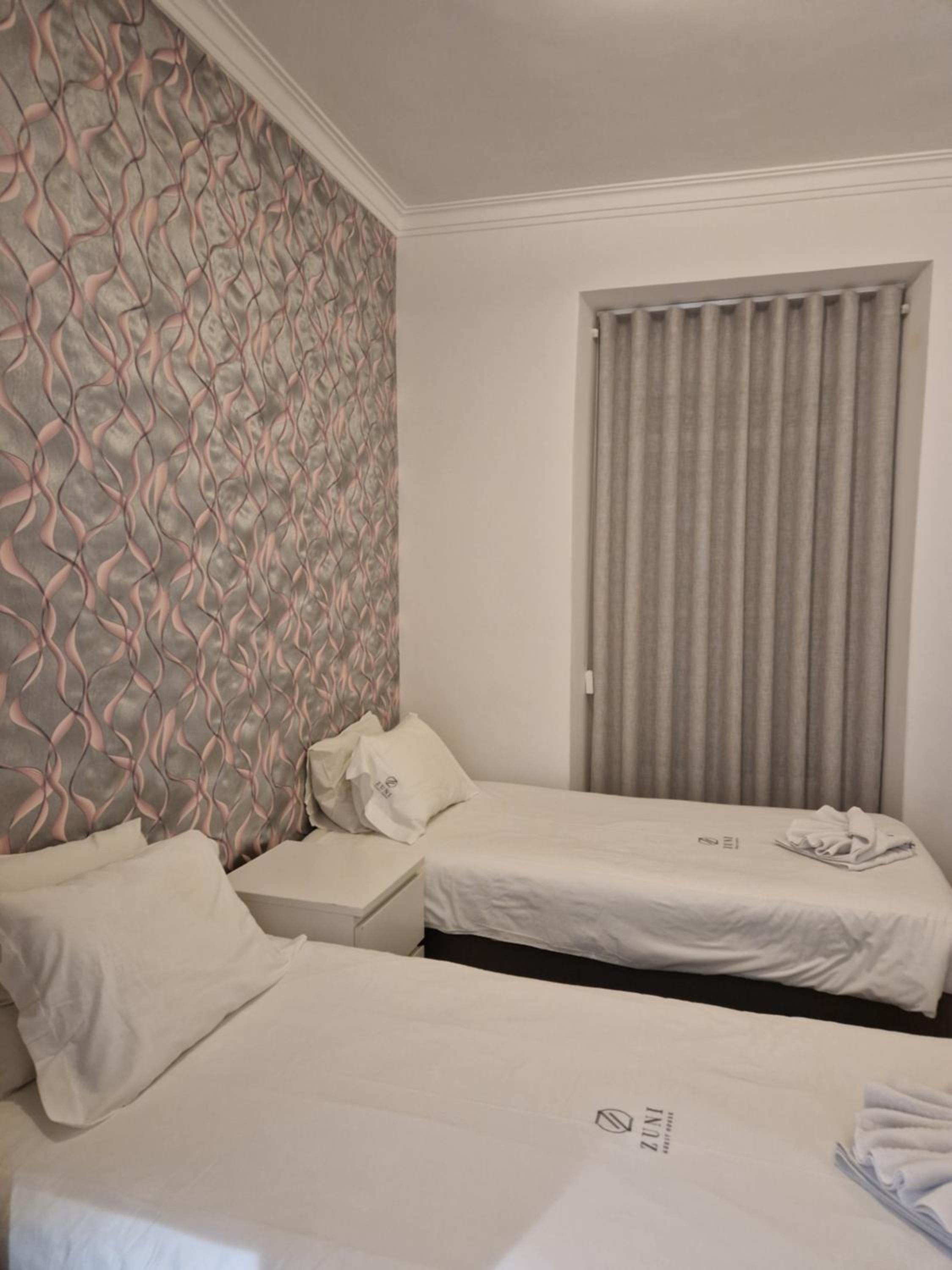 Standard Twin Room with Shared Bathroom photo 3