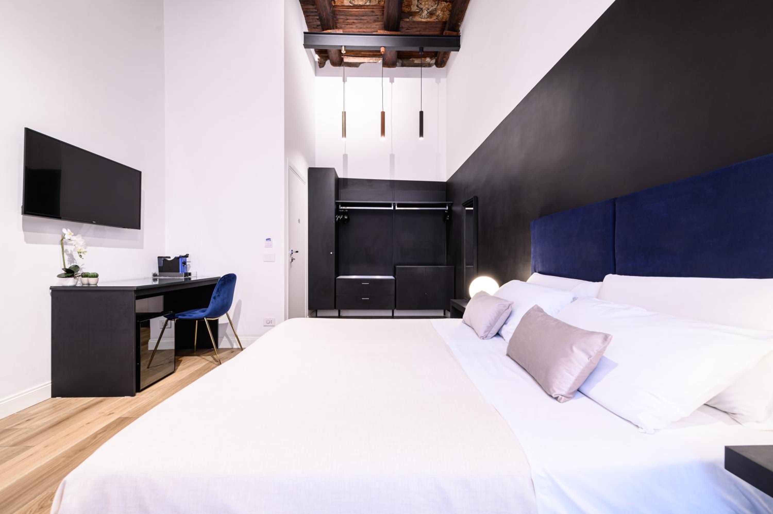 Deluxe Double or Twin Room with Balcony