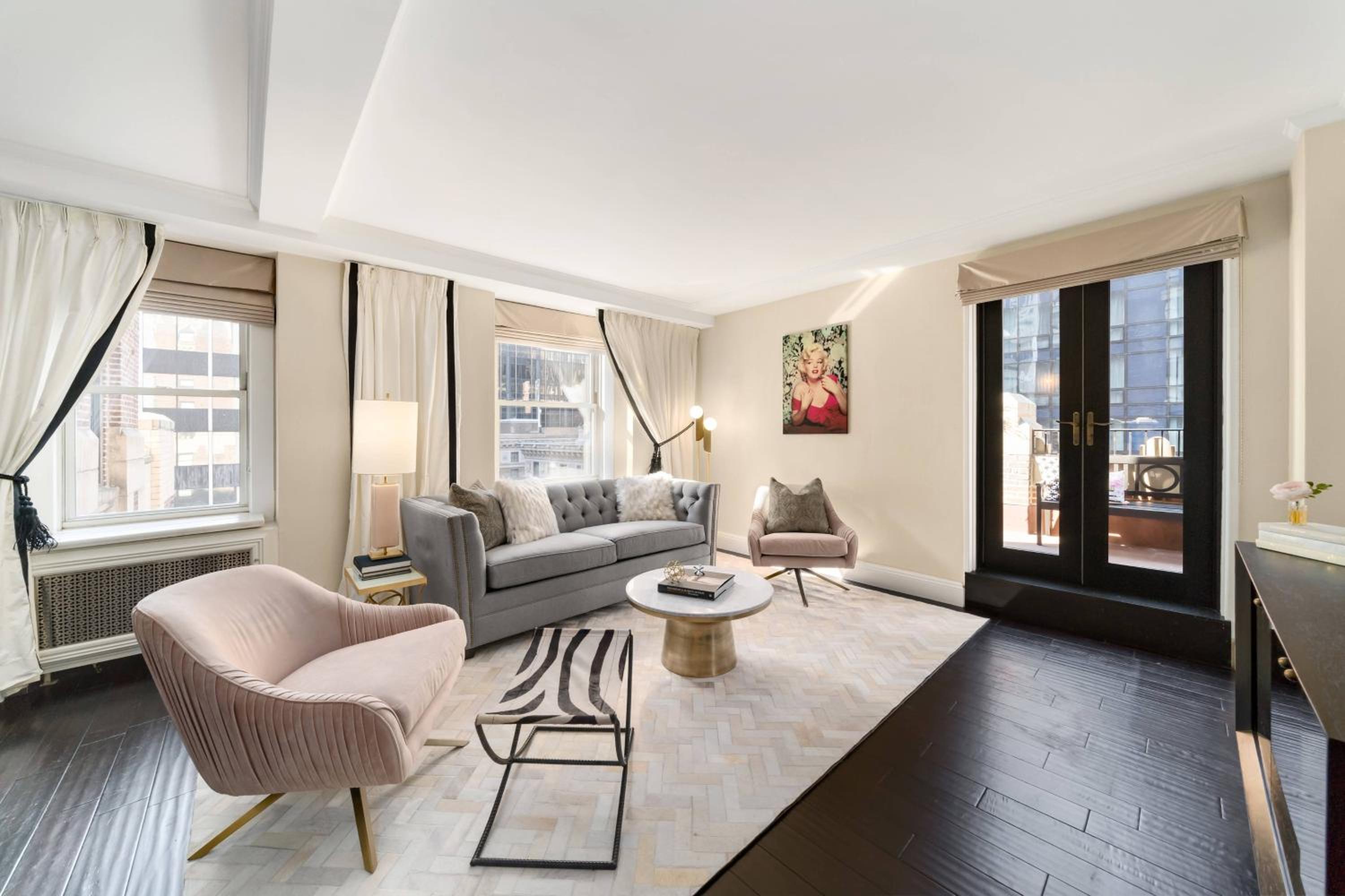 The Norma Jeane Suite, 1 Bedroom Suite, 1 King, Sofa bed