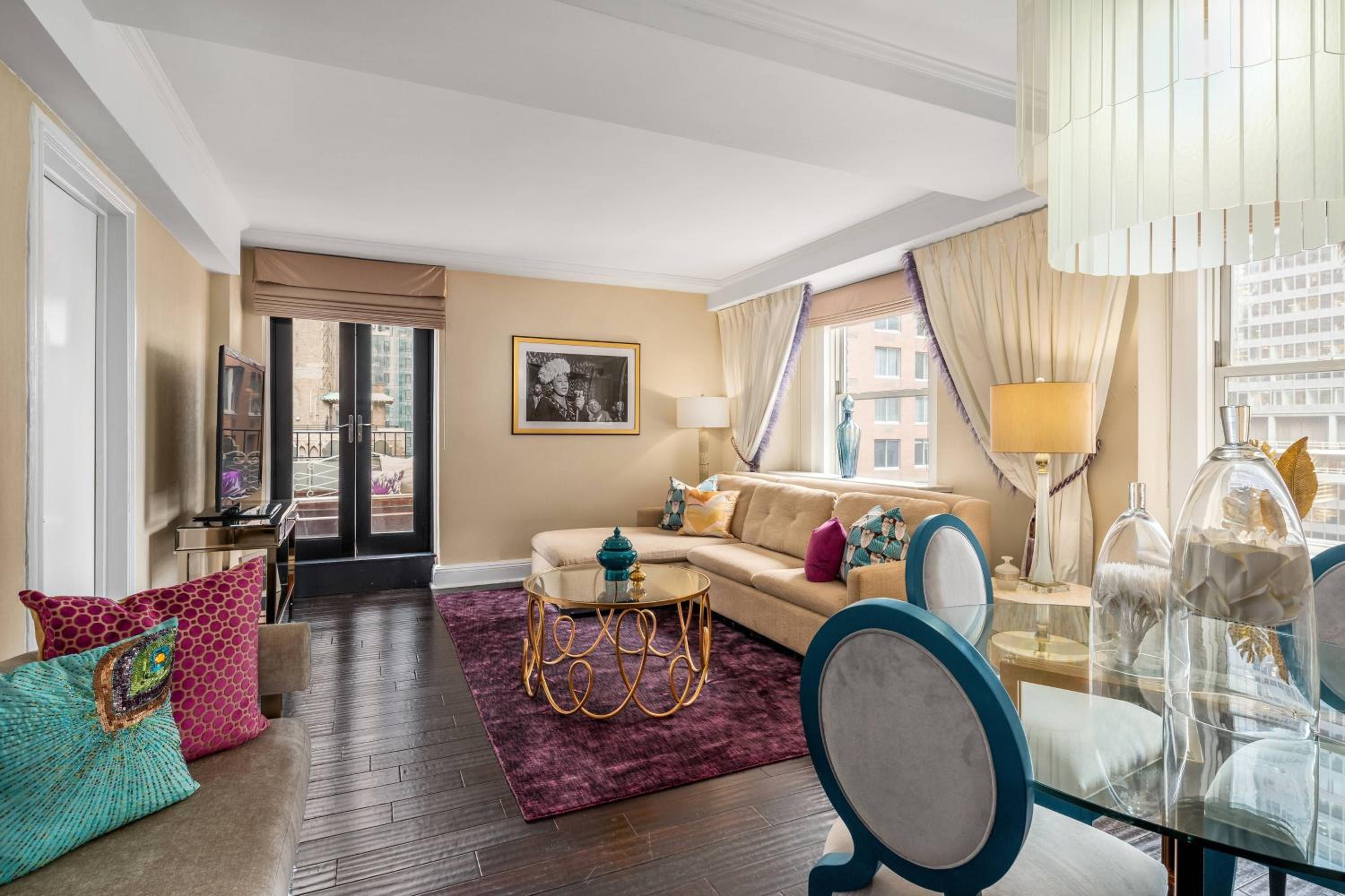 Two-Bedroom Suite with Balcony thumbnail 5
