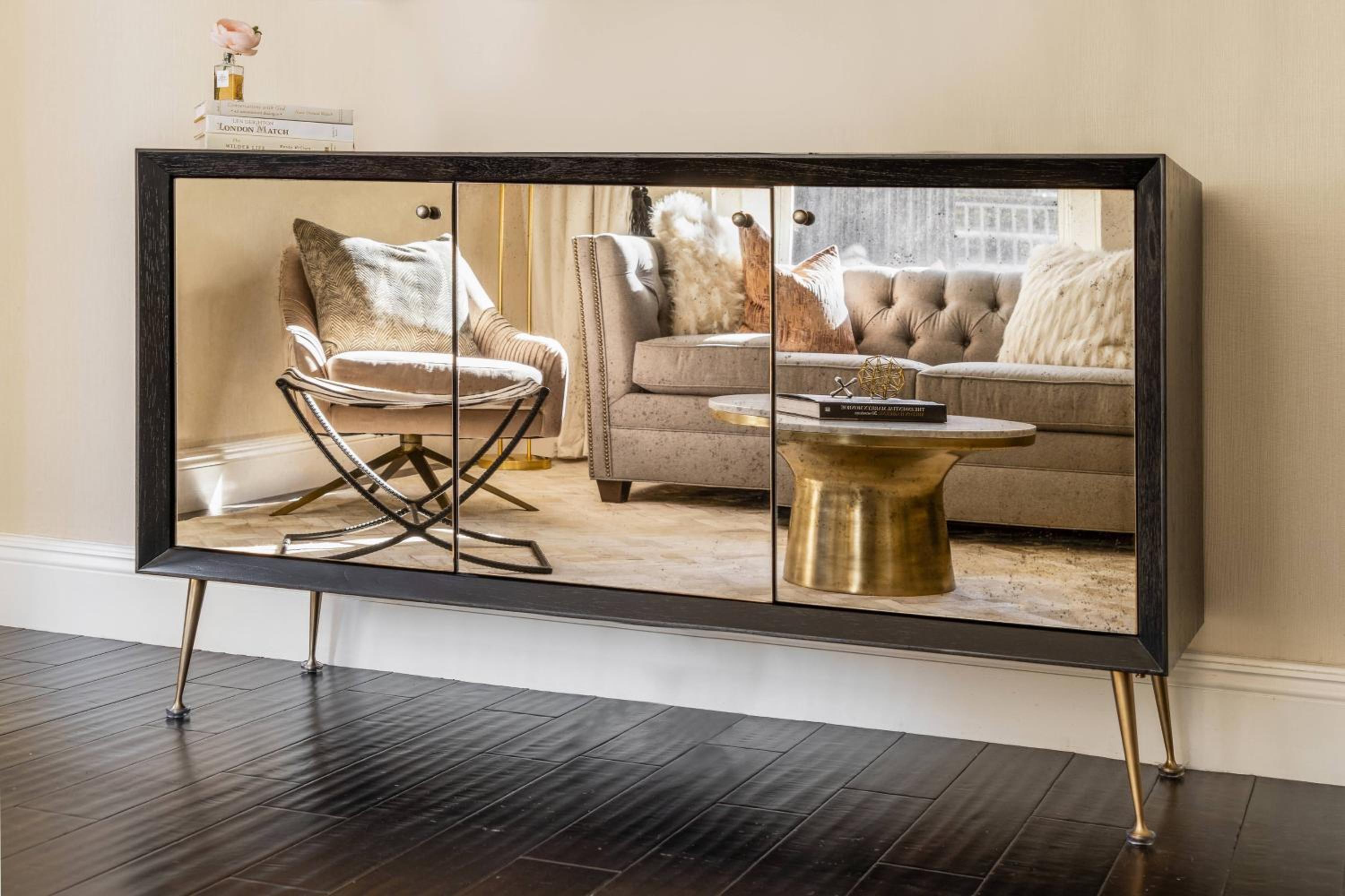 The Norma Jeane Suite, 1 Bedroom Suite, 1 King, Sofa bed thumbnail 6