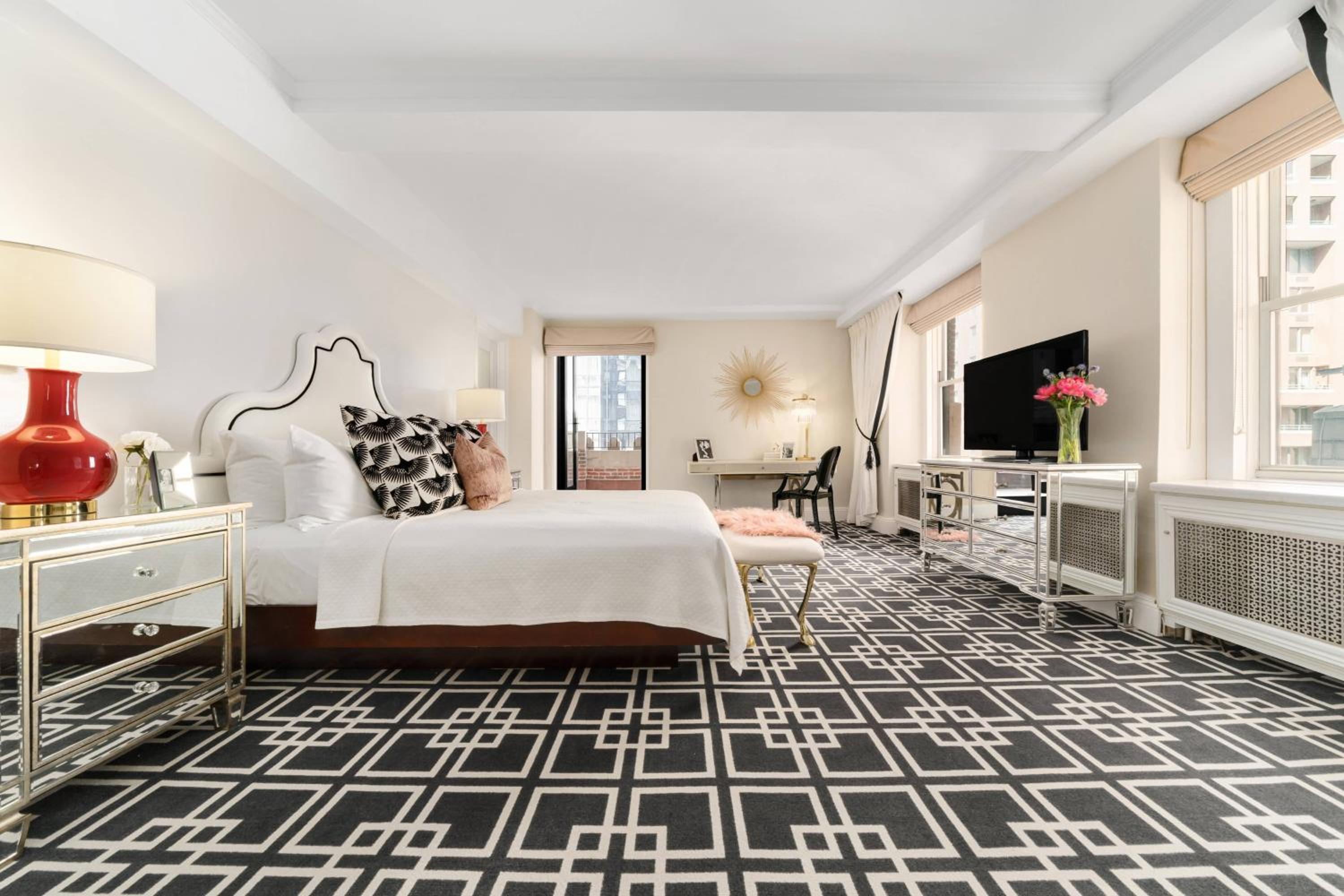 The Norma Jeane Suite, 1 Bedroom Suite, 1 King, Sofa bed